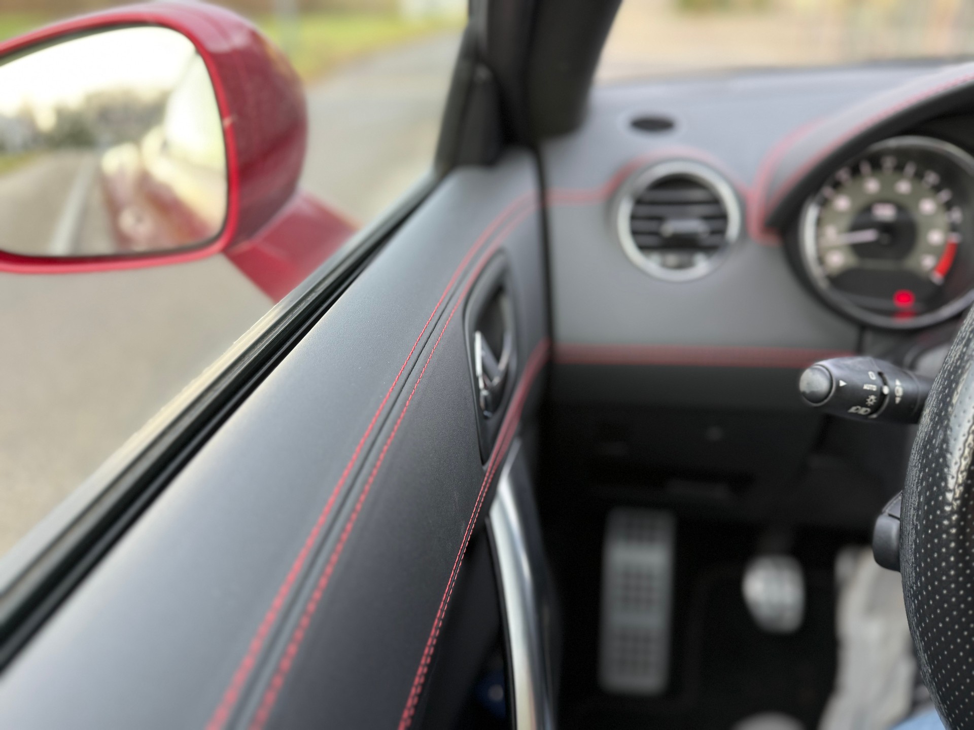 PEUGEOT RCZ R 1.6 Turbo-image-13
