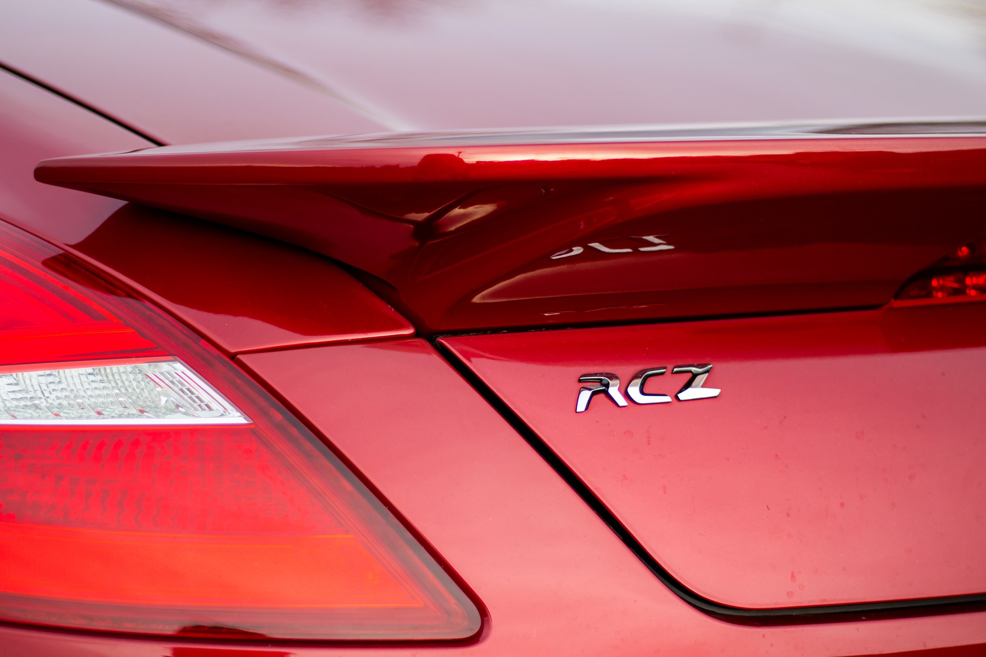 PEUGEOT RCZ R 1.6 Turbo-image-15