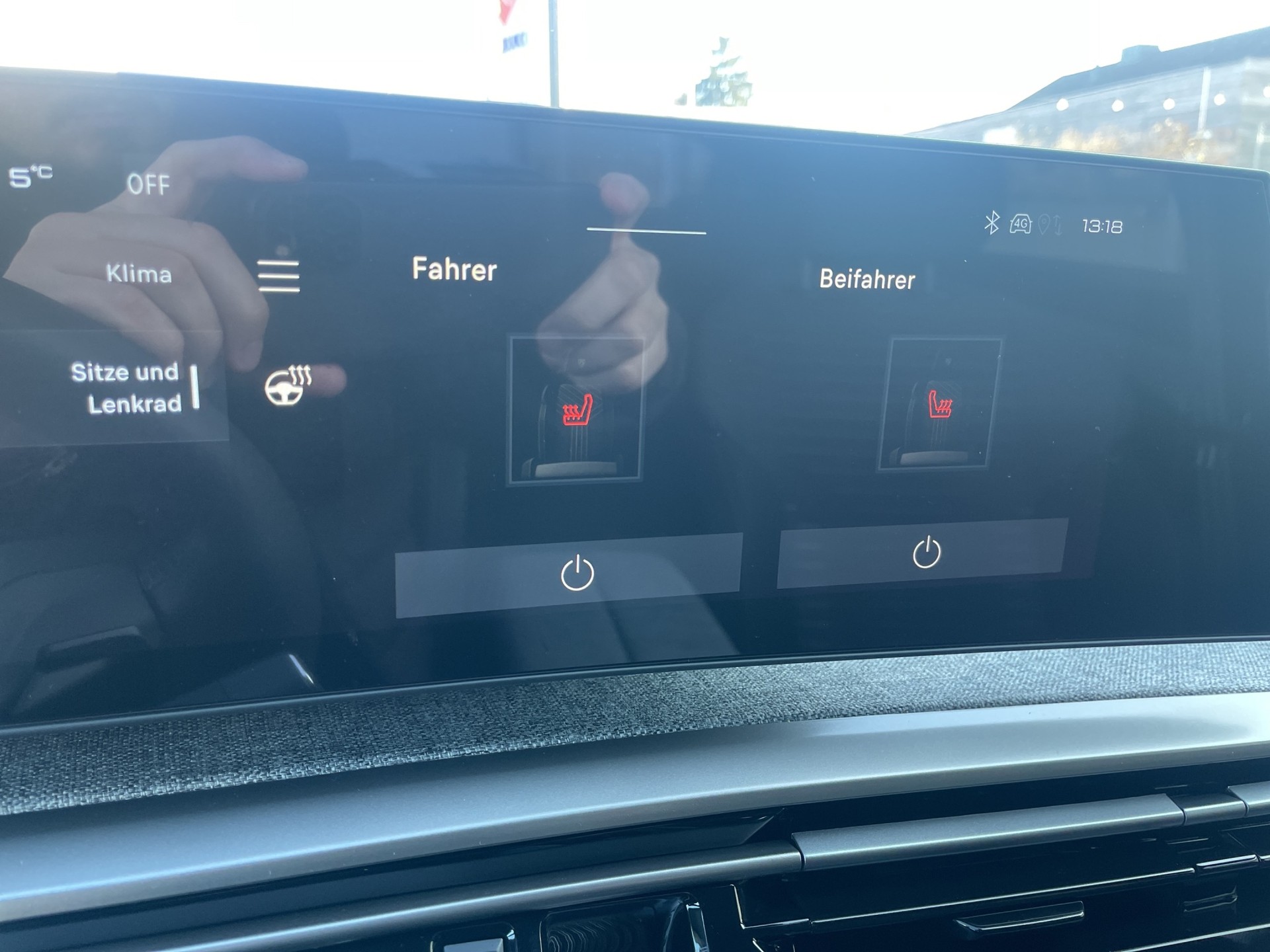 PEUGEOT 3008 1.2 Hybrid Allure Premium-image-11
