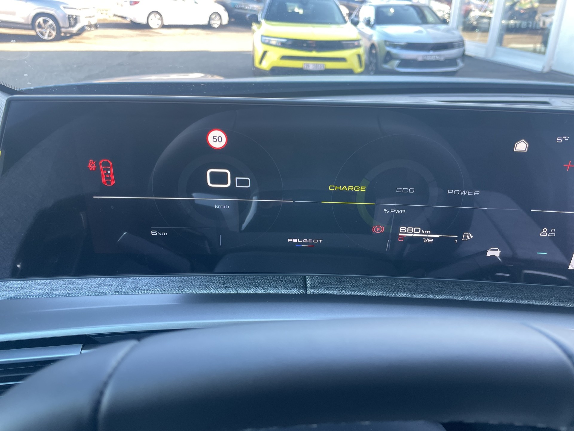 PEUGEOT 3008 1.2 Hybrid Allure Premium-image-12