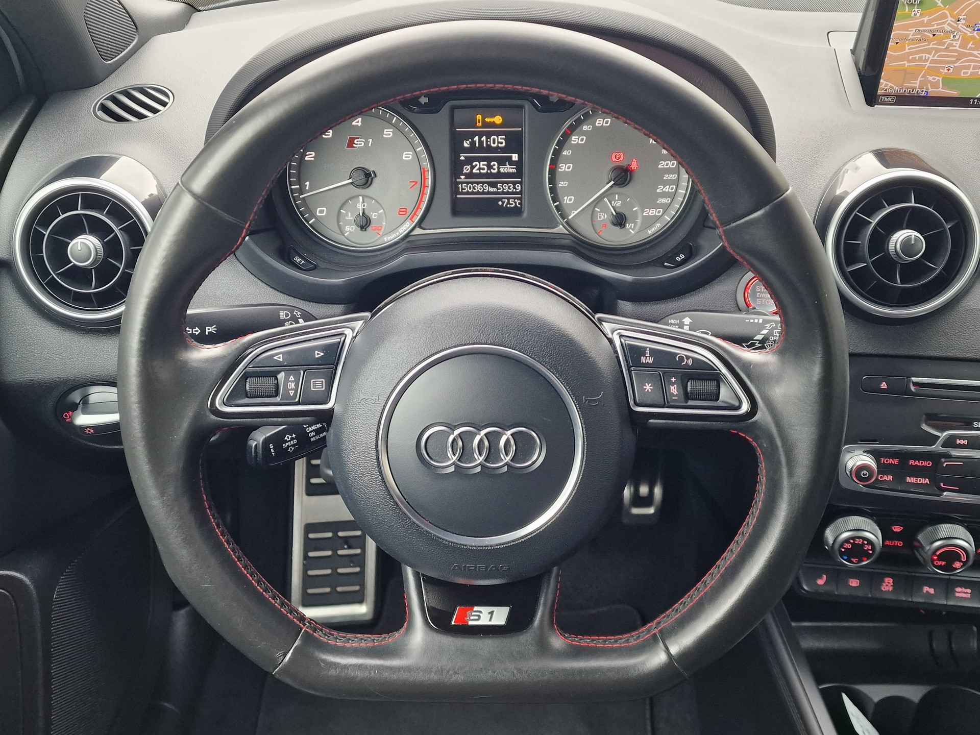 AUDI S1 Sportback 2.0 TFSI Sport quattro-image-17