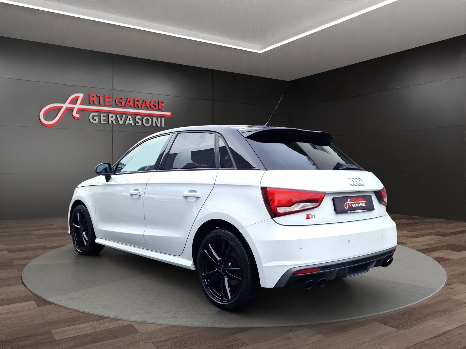 AUDI S1 Sportback 2.0 TFSI Sport quattro-image-6