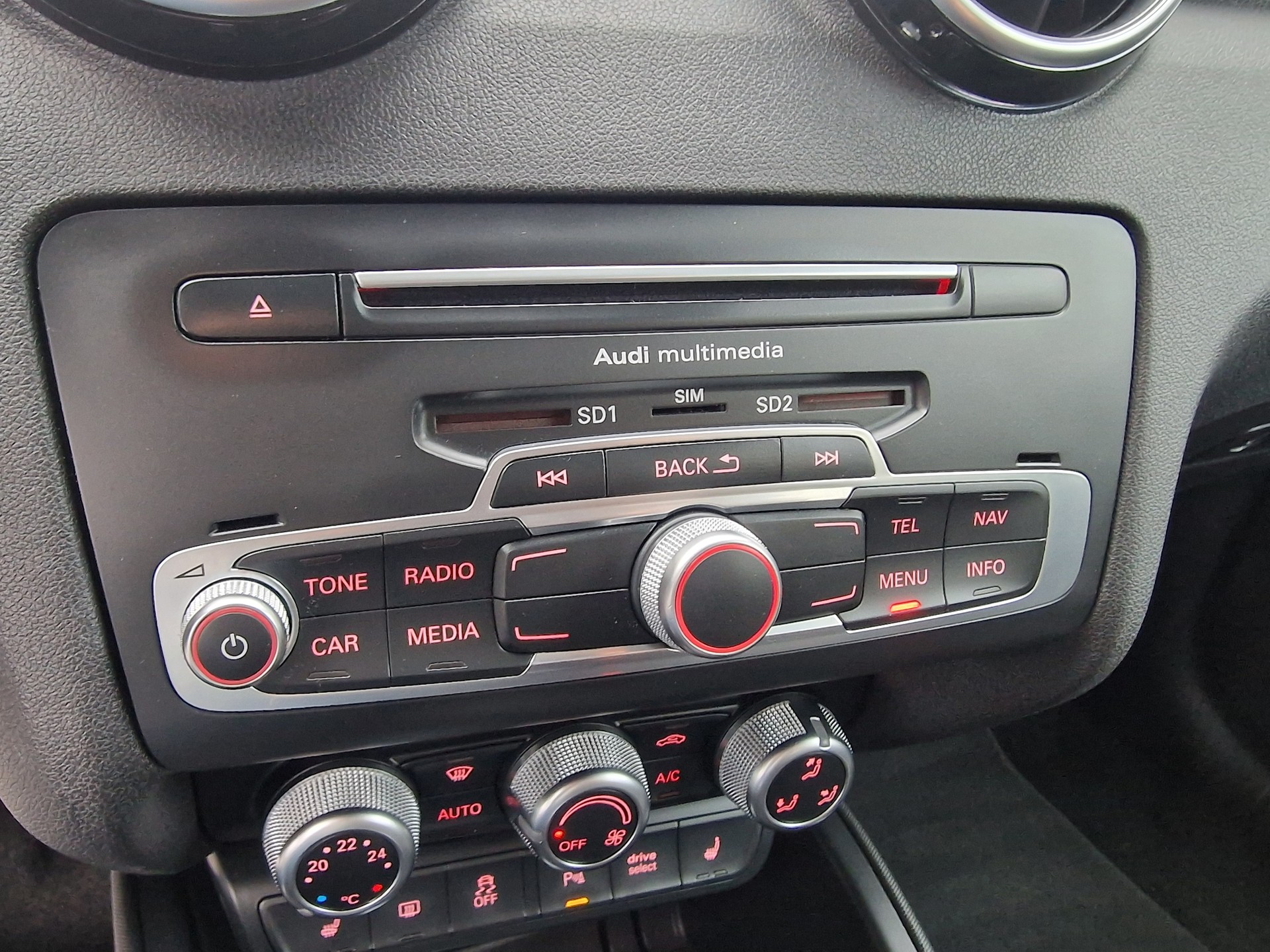 AUDI S1 Sportback 2.0 TFSI Sport quattro-image-24
