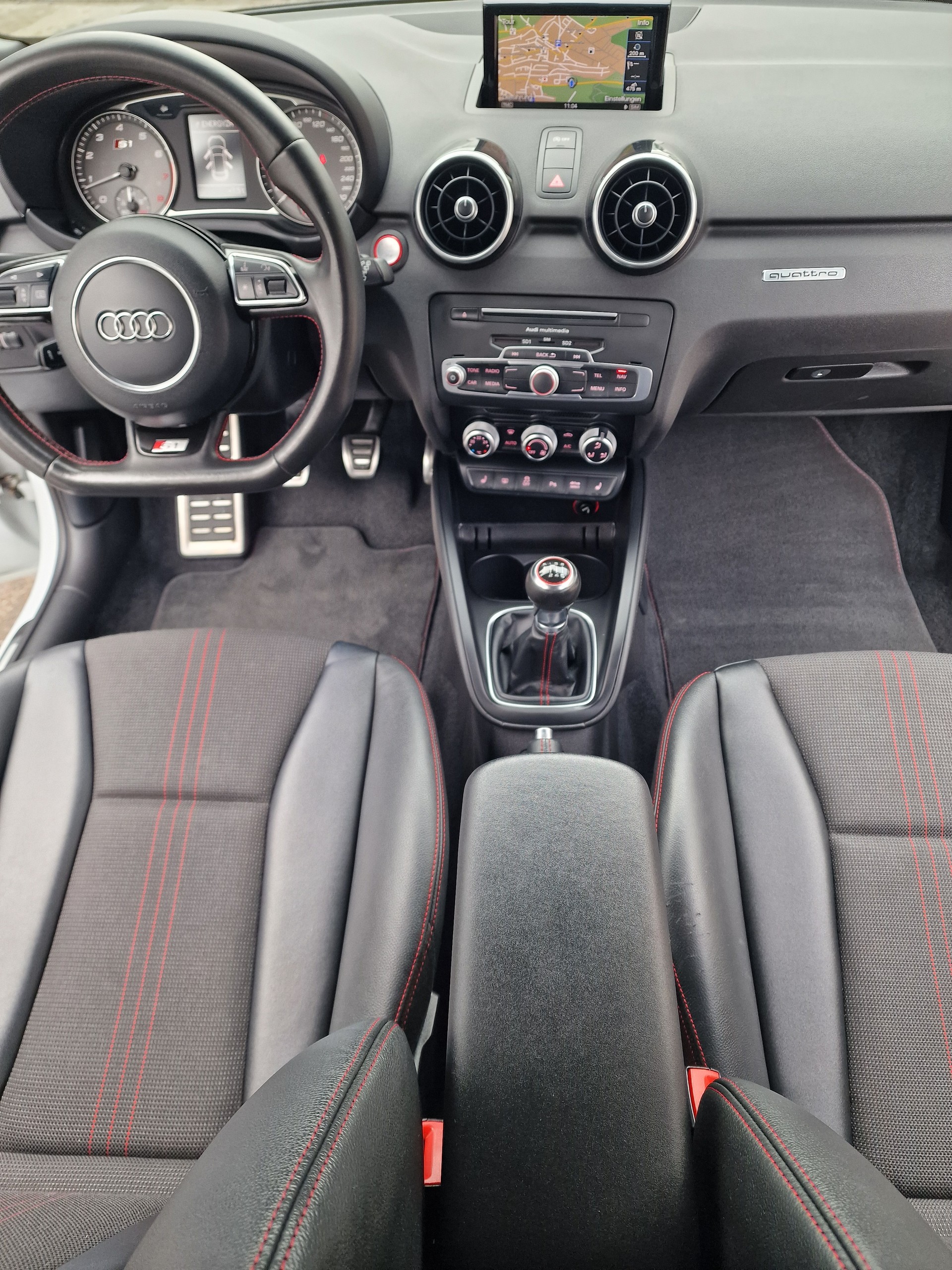 AUDI S1 Sportback 2.0 TFSI Sport quattro-image-15