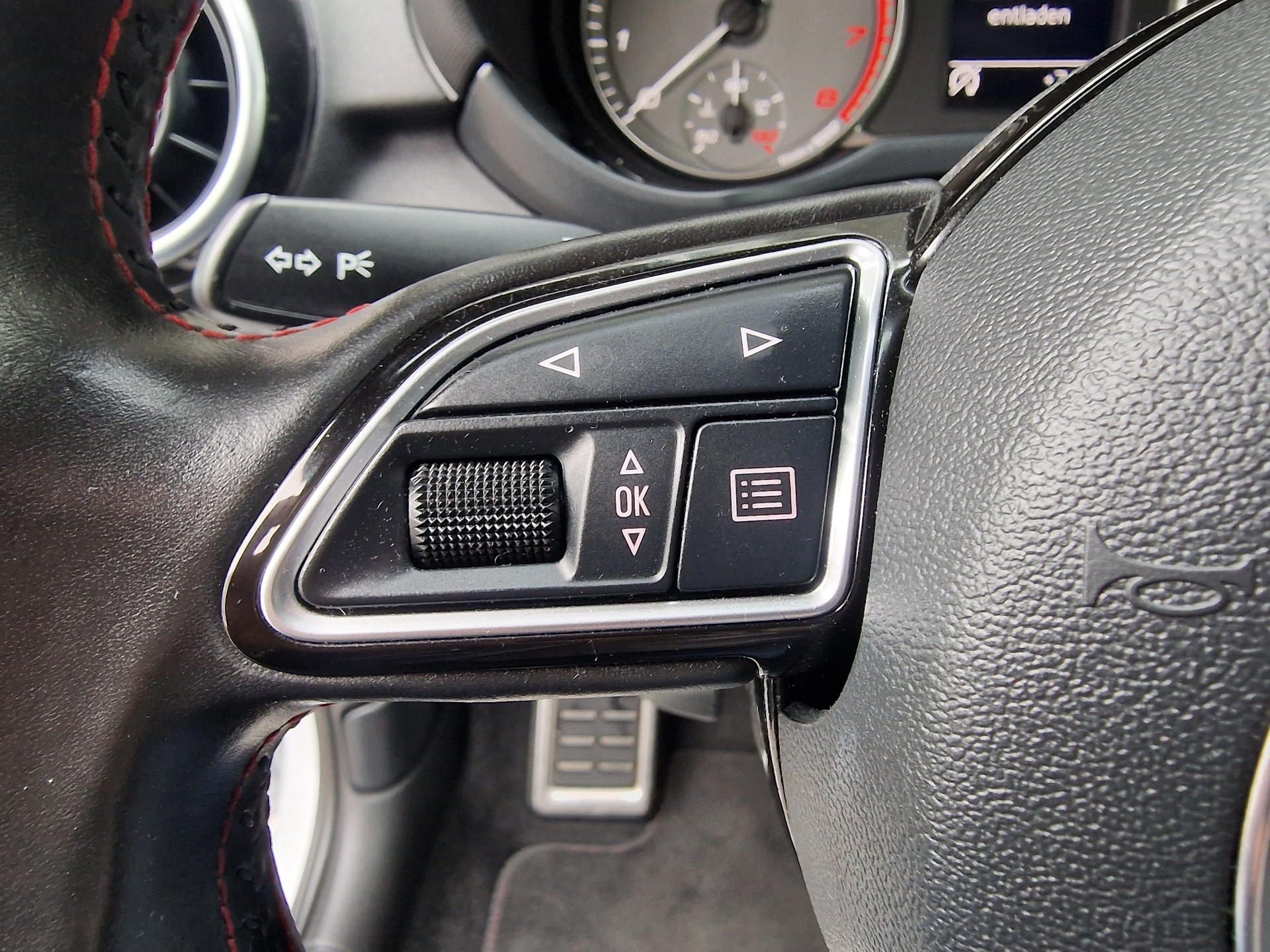 AUDI S1 Sportback 2.0 TFSI Sport quattro-image-18