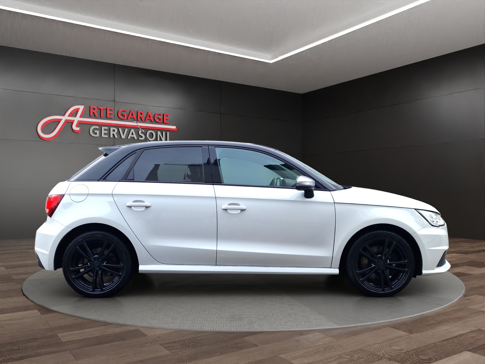 AUDI S1 Sportback 2.0 TFSI Sport quattro-showroom-element-3