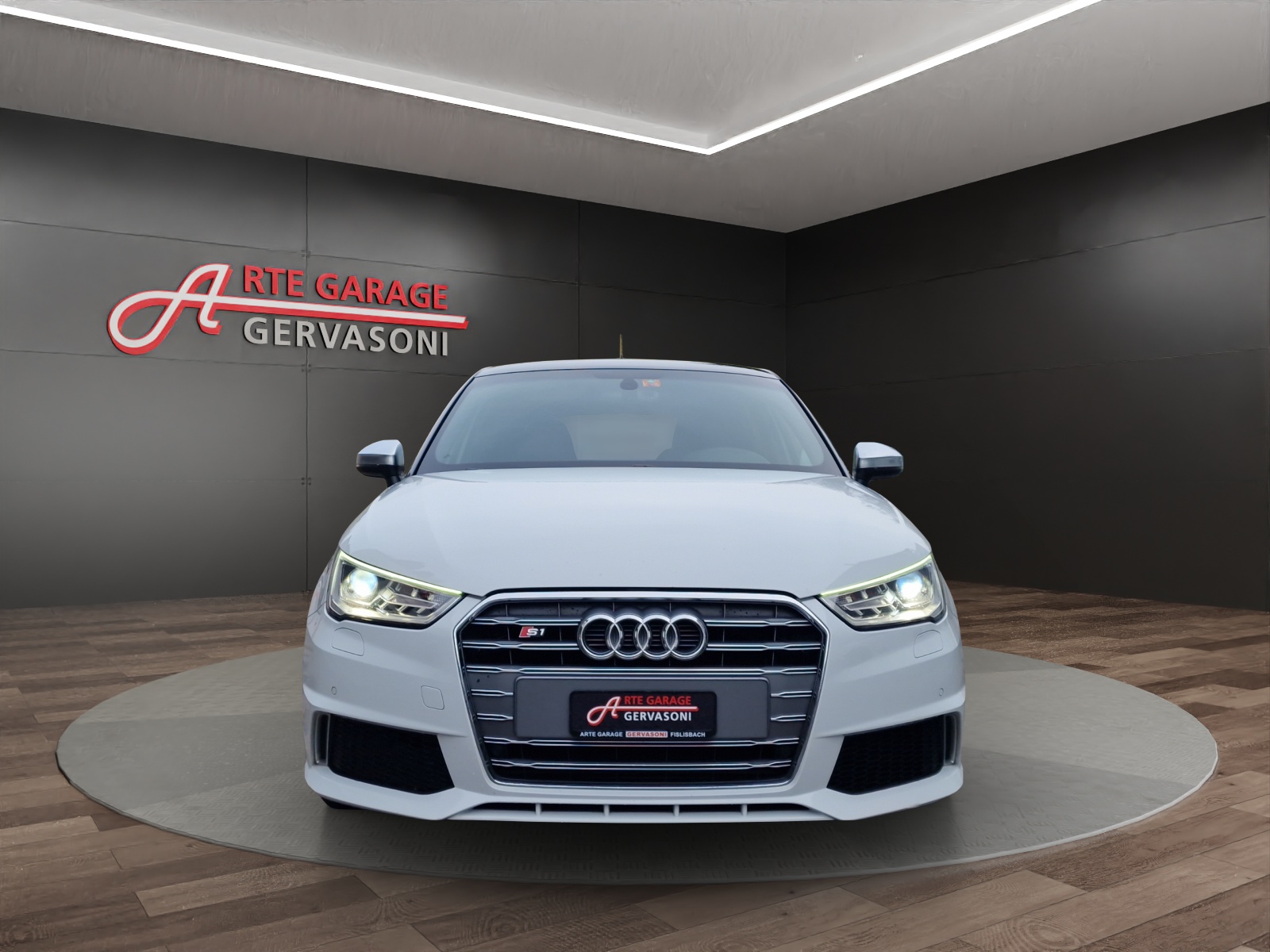 AUDI S1 Sportback 2.0 TFSI Sport quattro-showroom-element-1