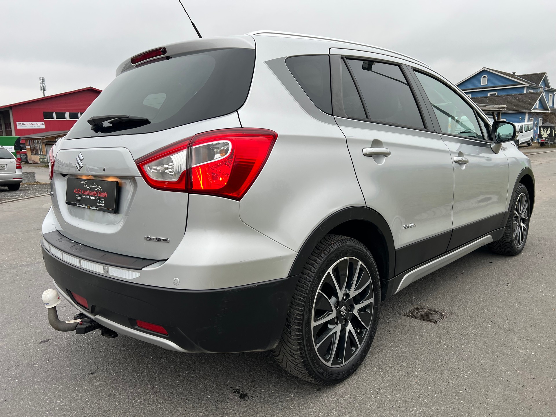 SUZUKI SX4 S-Cross 1.6 TD PizSulai Top 4WD TCSS-image-6