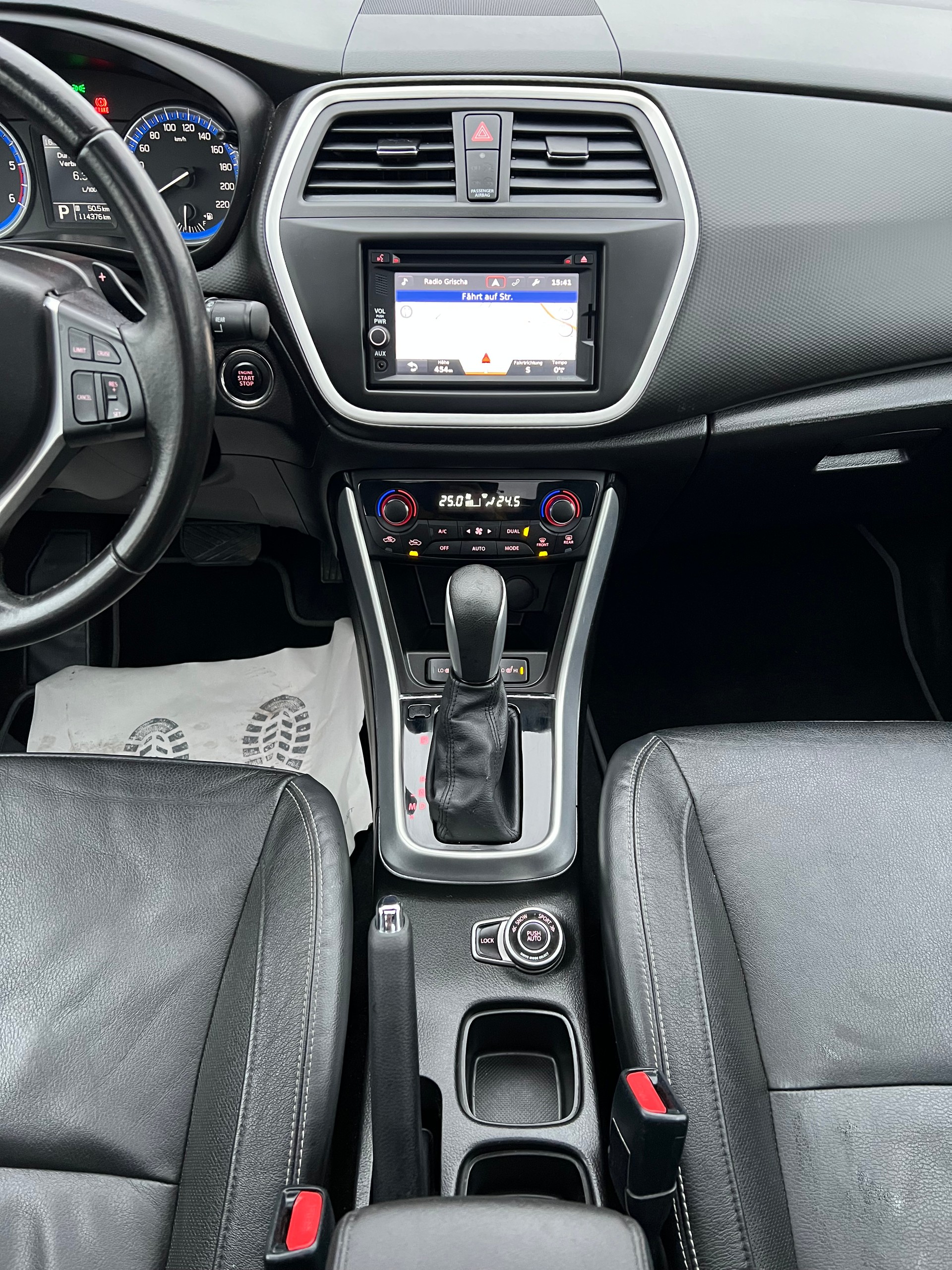 SUZUKI SX4 S-Cross 1.6 TD PizSulai Top 4WD TCSS-image-12