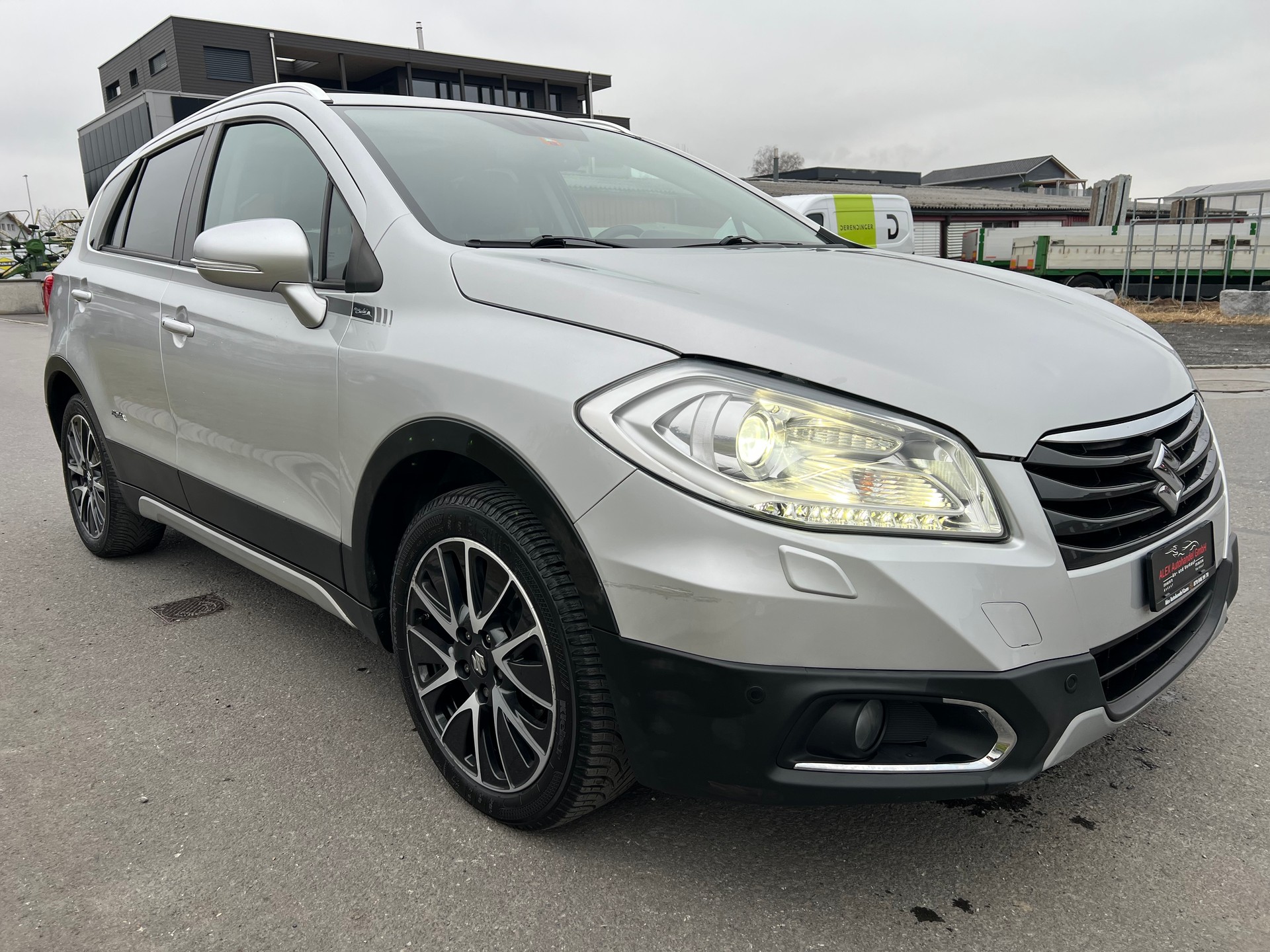 SUZUKI SX4 S-Cross 1.6 TD PizSulai Top 4WD TCSS-image-8