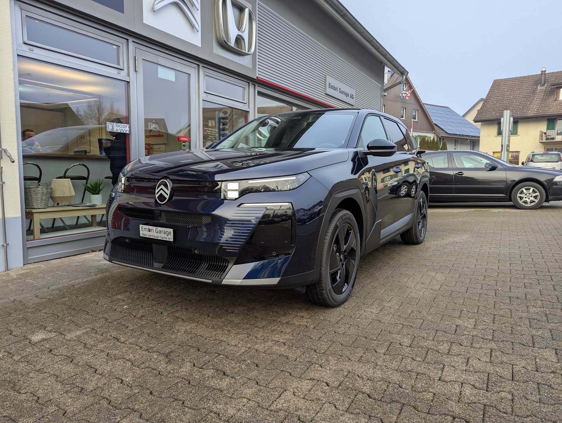 CITROEN C5 Aircross 1.2 HEV Plus Automat-image-2