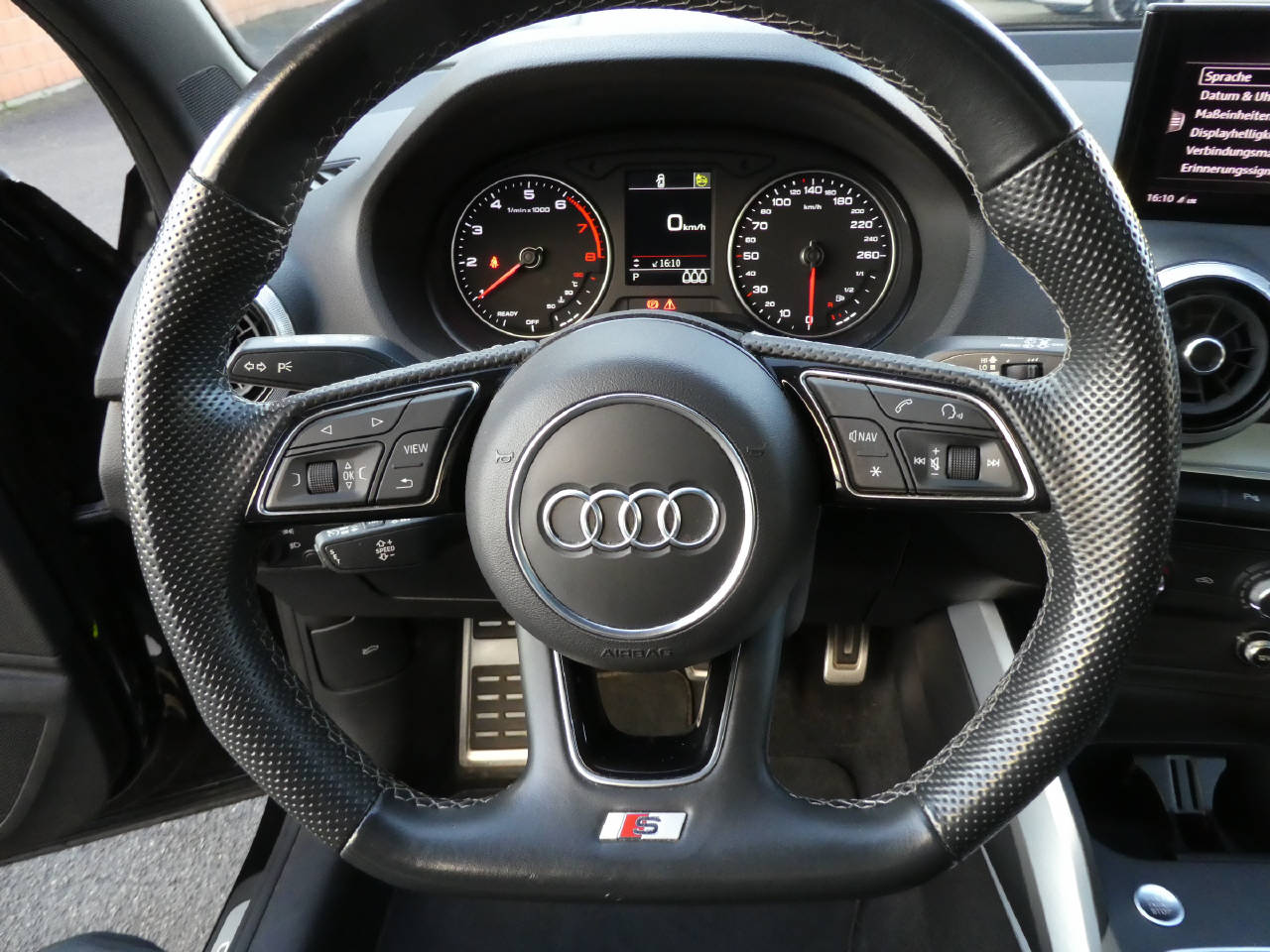 AUDI Q2 1.5 35 TFSI S Line S-Tronic-image-11