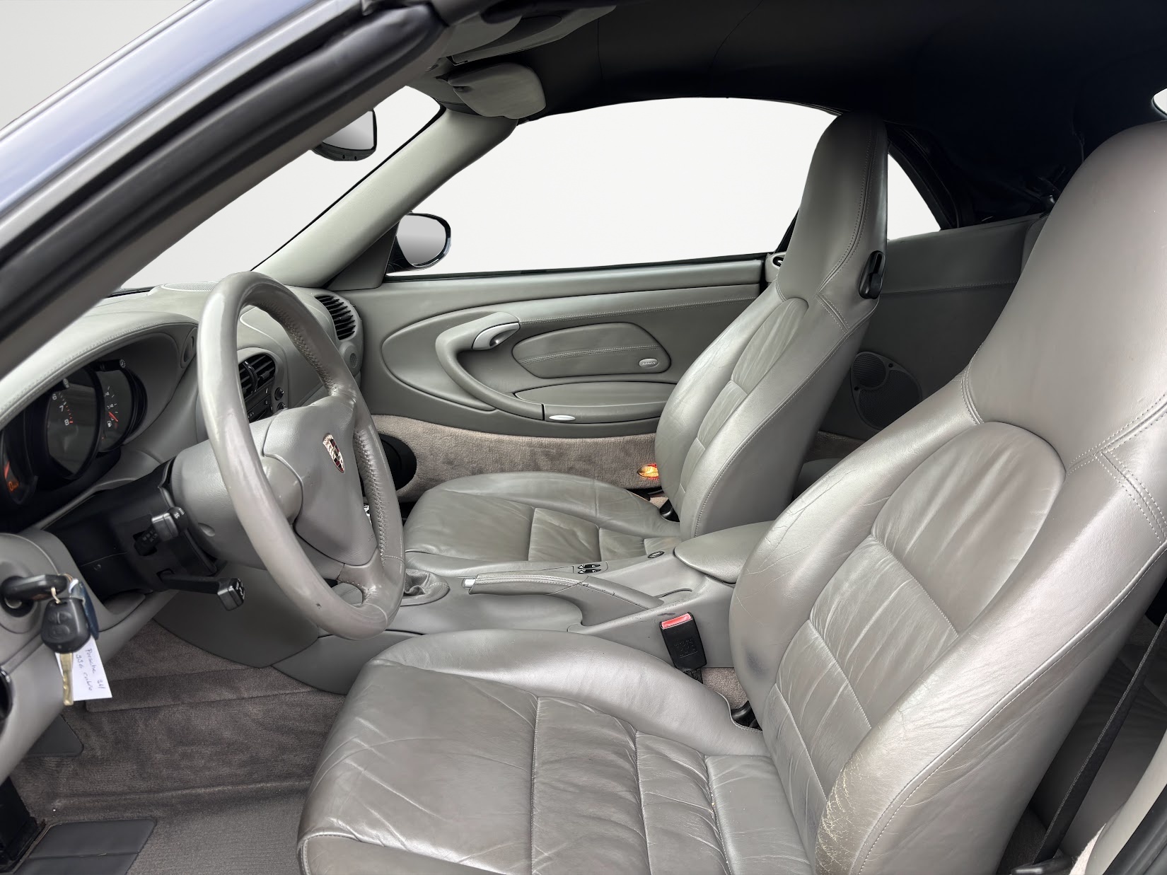 PORSCHE 911 Carrera 4 Cabrio-image-10