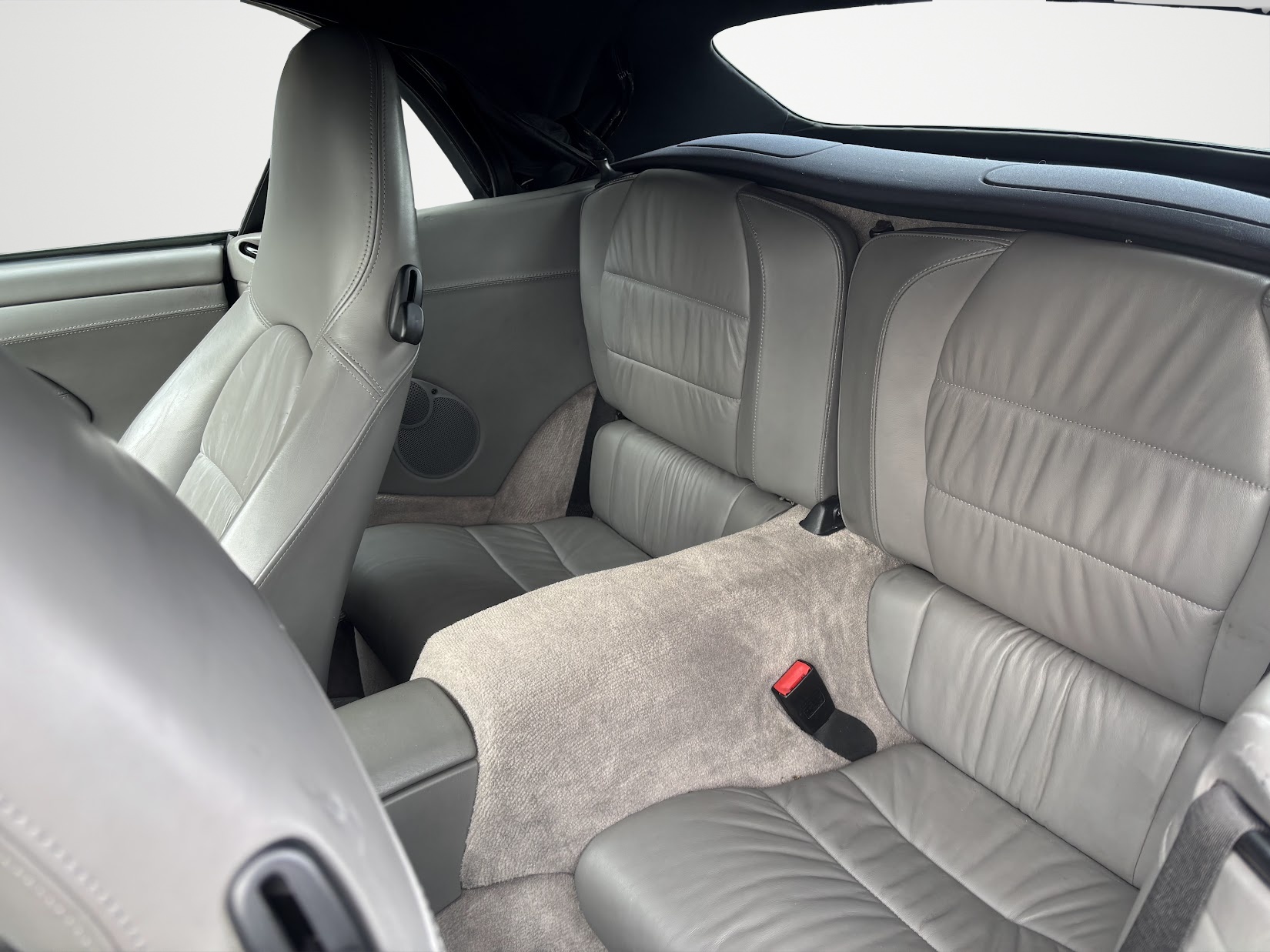 PORSCHE 911 Carrera 4 Cabrio-image-11