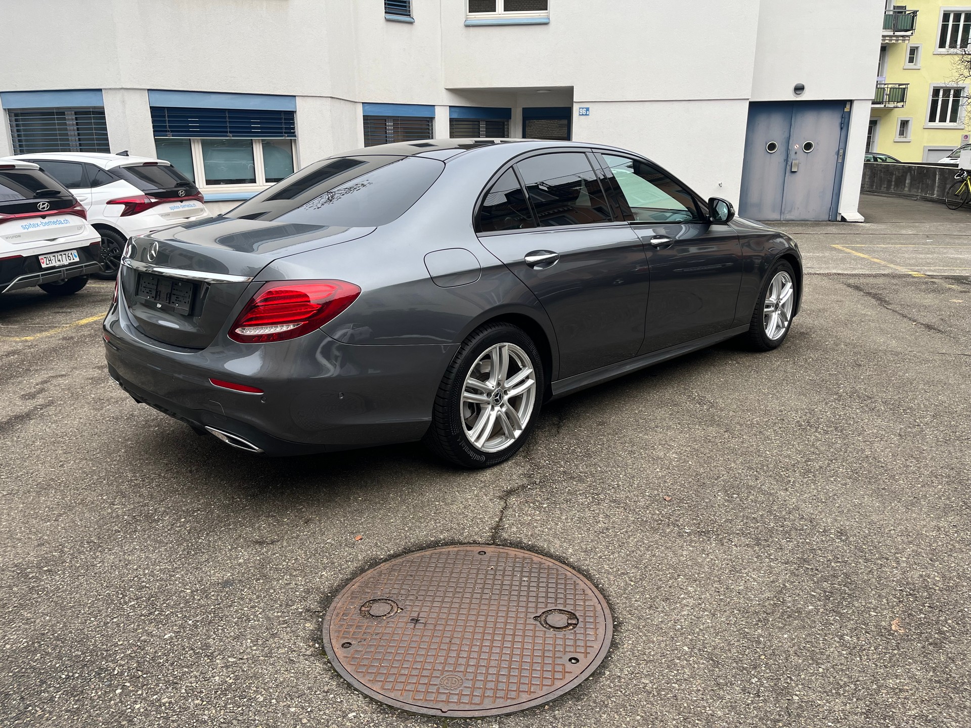 MERCEDES-BENZ E 350 d Exclusive 4Matic 9G-Tronic-image-2