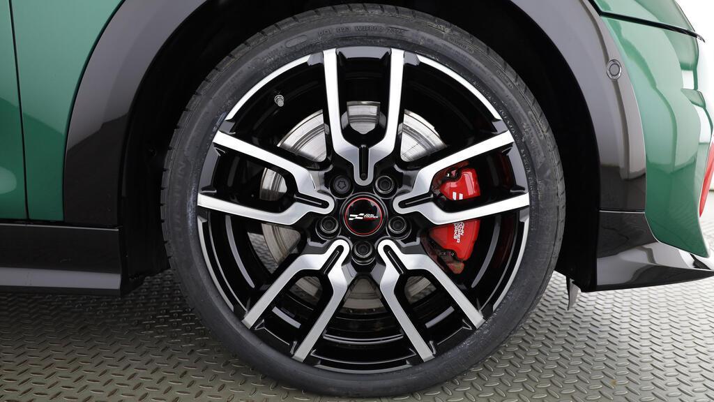 MINI John Cooper Works Cabrio-image-7