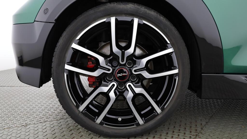 MINI John Cooper Works Cabrio-image-9