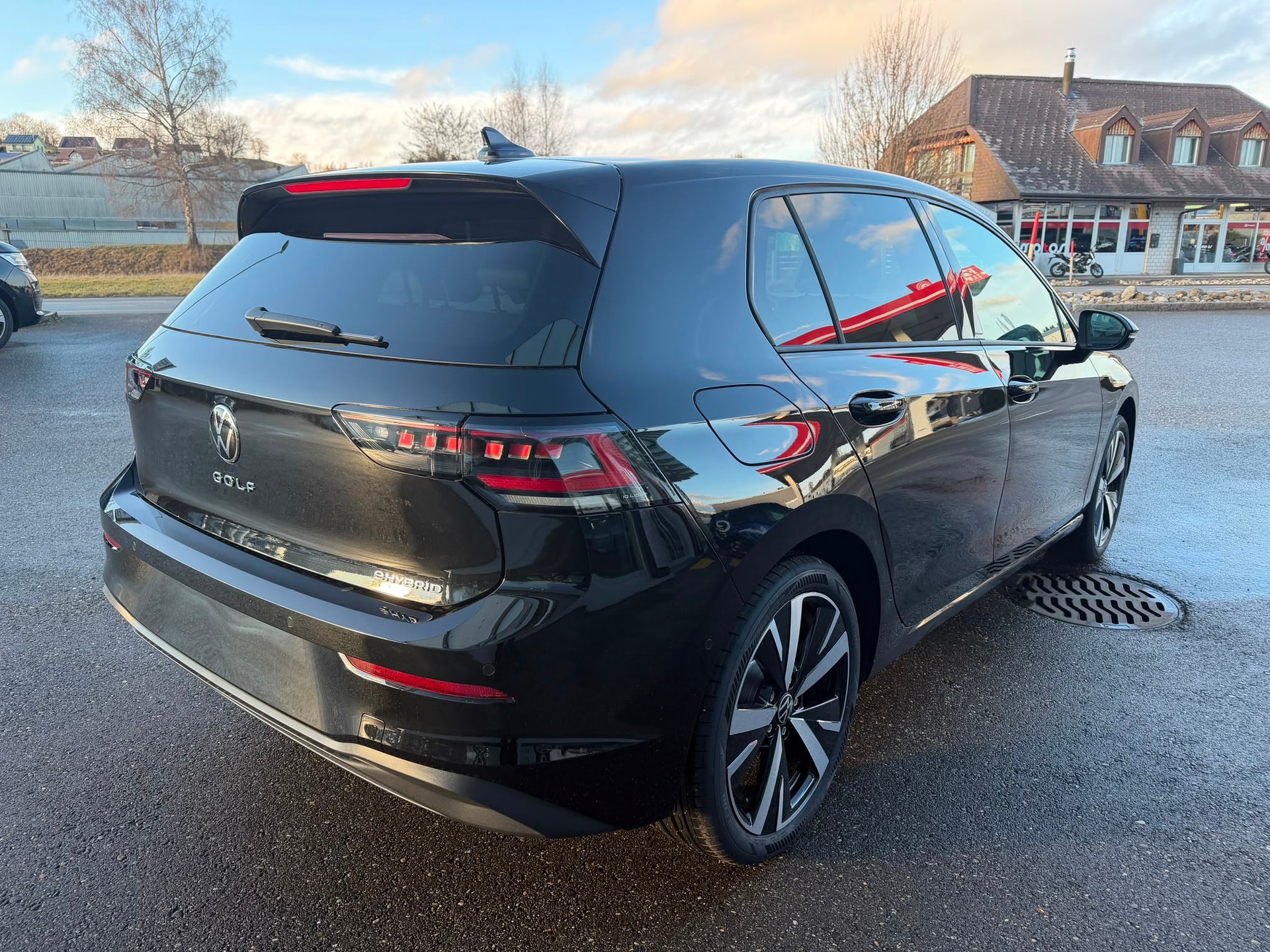 VW Golf 1.5 TSI PHEV Life-image-4