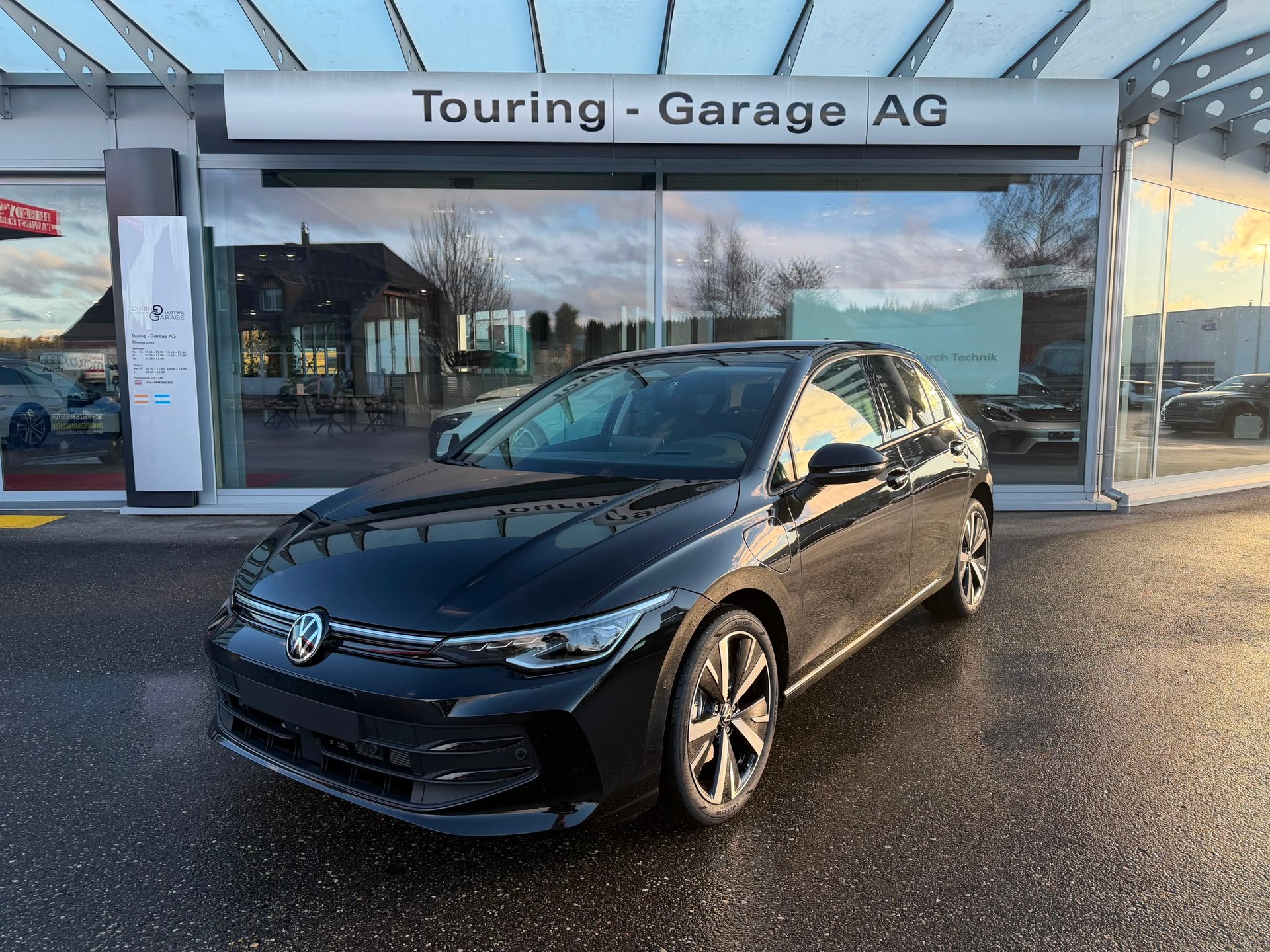 VW Golf 1.5 TSI PHEV Life-image-0