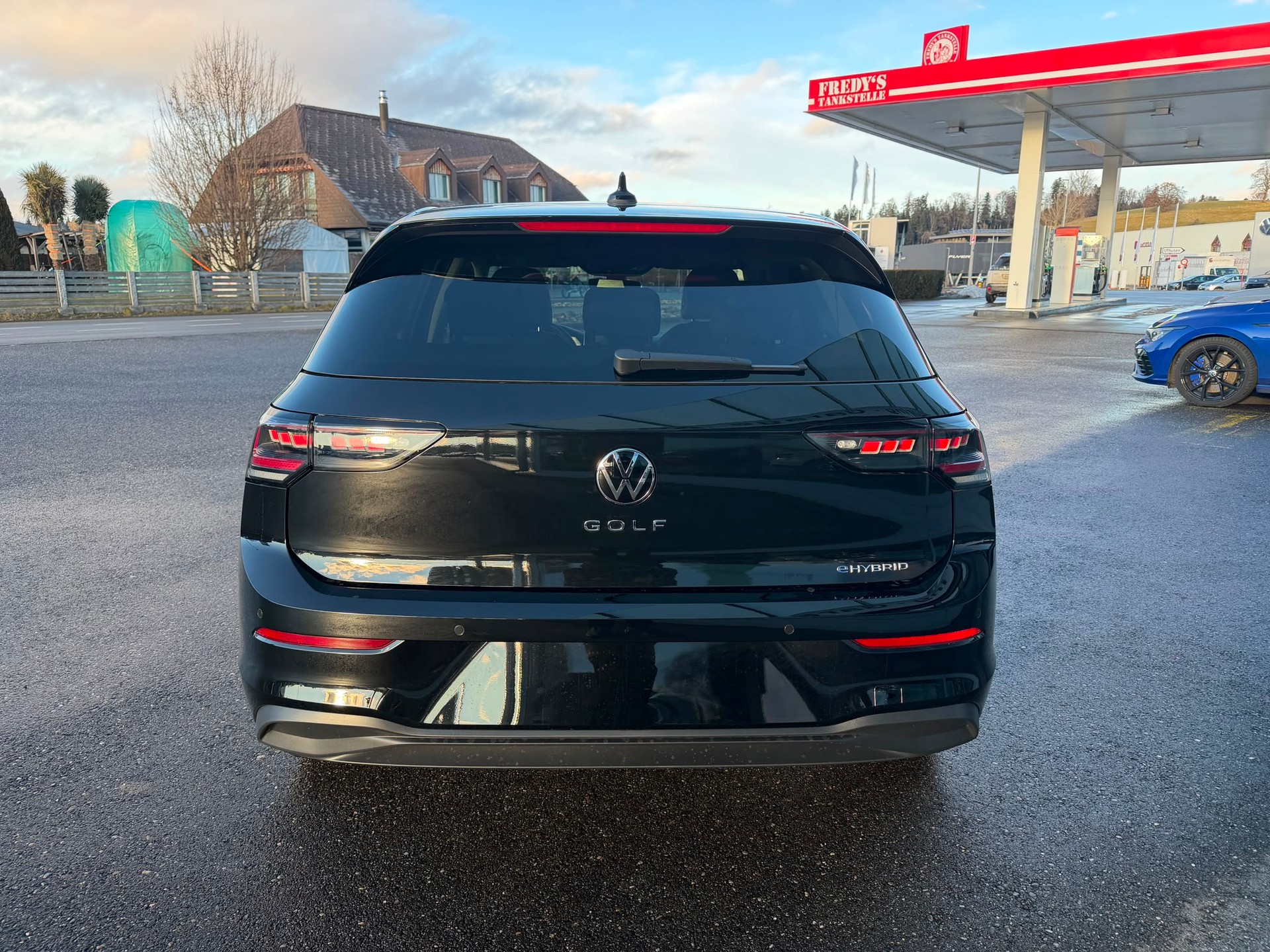 VW Golf 1.5 TSI PHEV Life-image-3