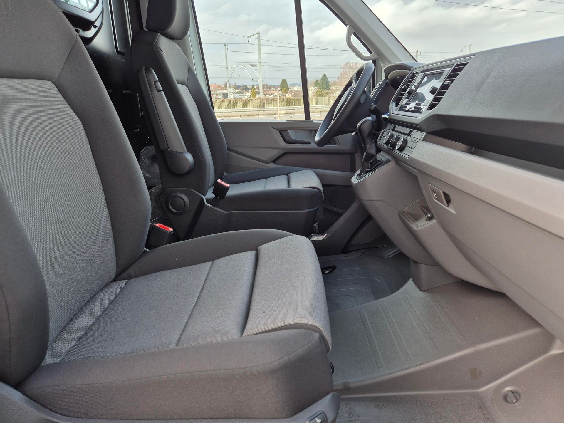 VW Crafter 35 2.0 BiTDI L4 HD A-image-5