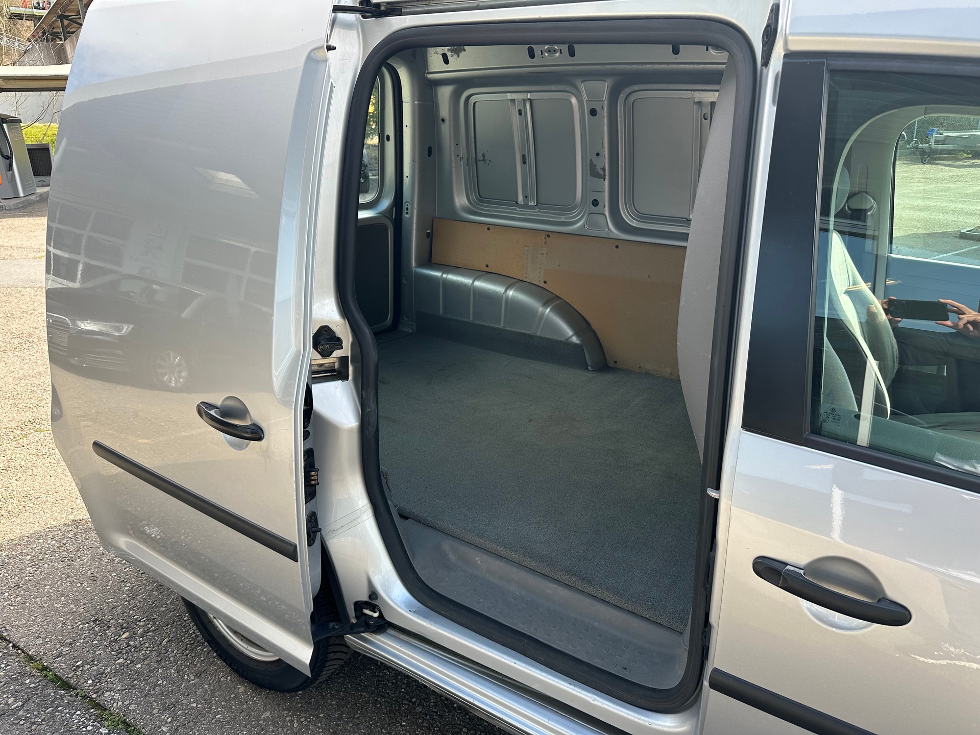 VW Caddy 1.4 *BENZINER*-image-9