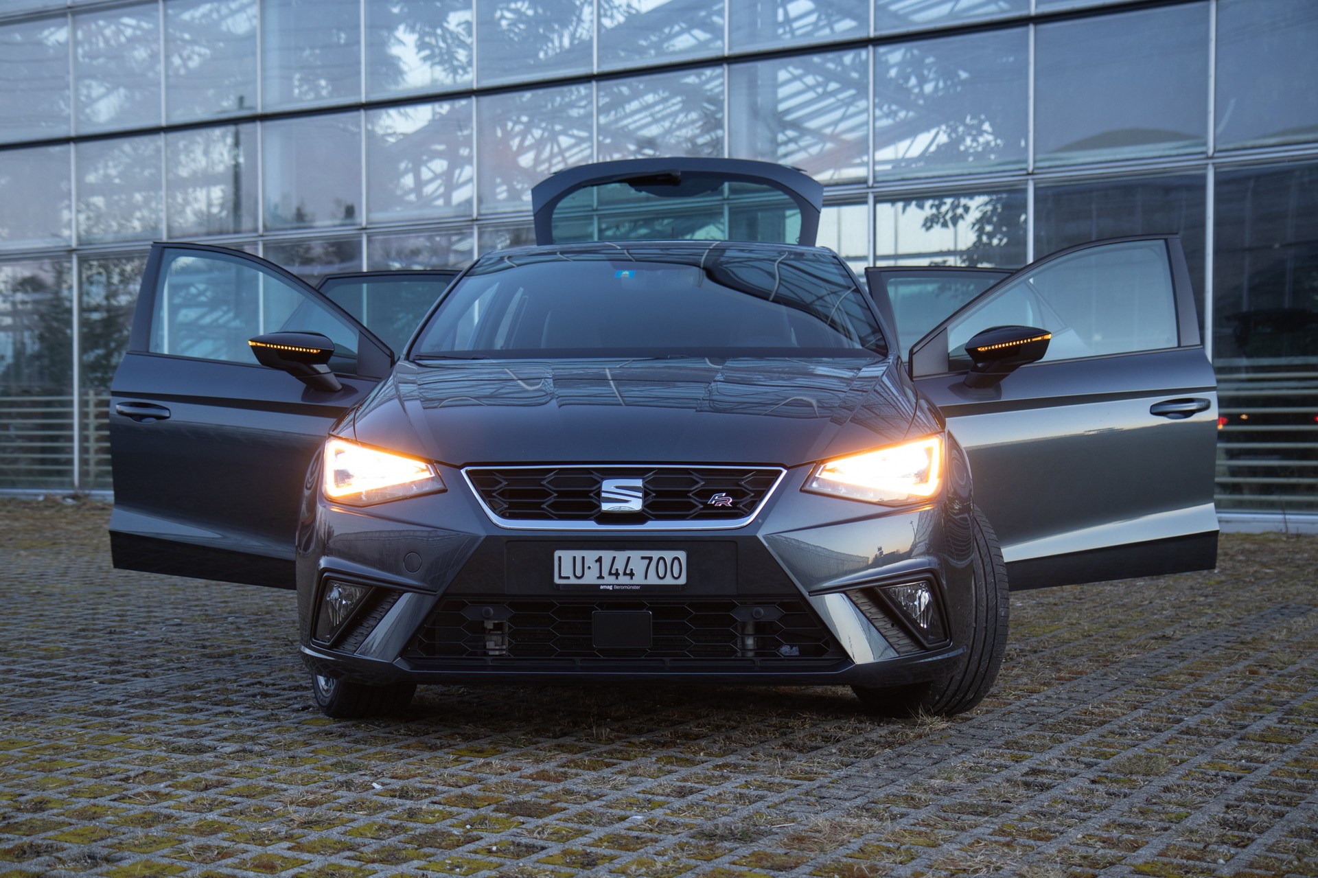 SEAT Ibiza 1.0 EcoTSI DSG Swiss FR-image-2