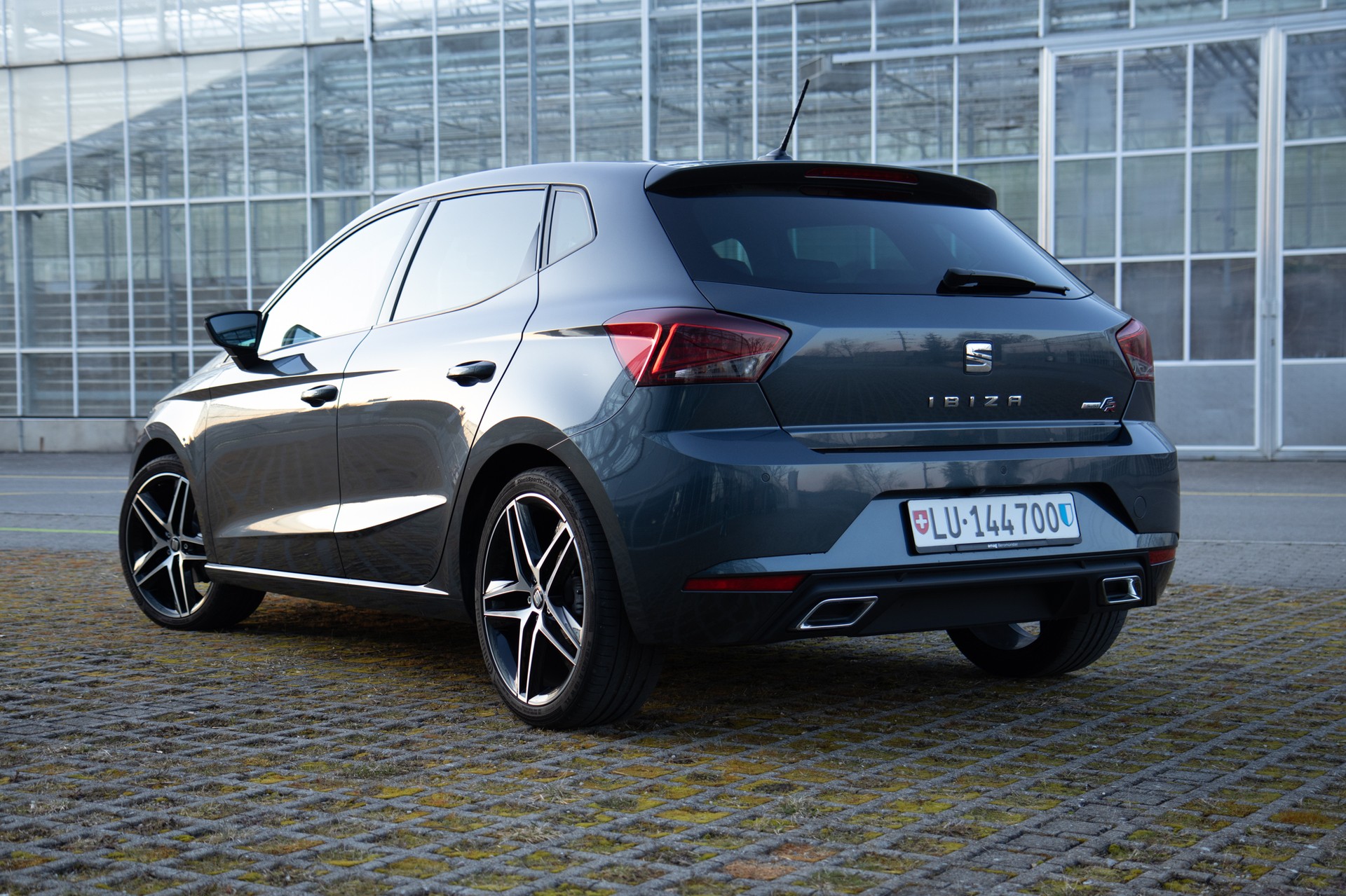 SEAT Ibiza 1.0 EcoTSI DSG Swiss FR-image-1