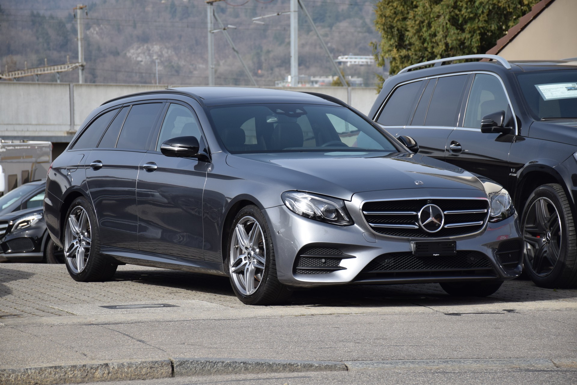 MERCEDES-BENZ E 220 d AMG Line 4Matic 9G-Tronic-image-1