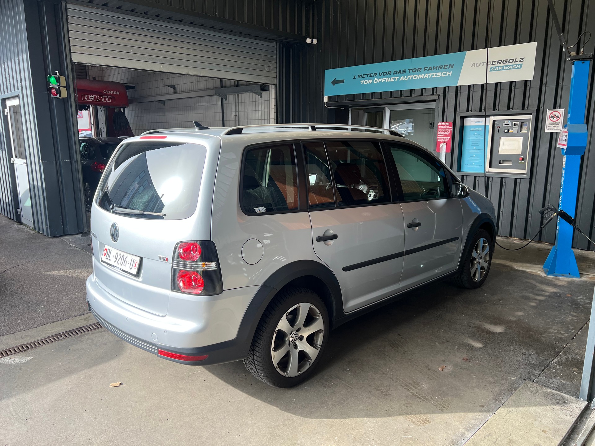 VW CrossTouran 1.4 TSI-image-3