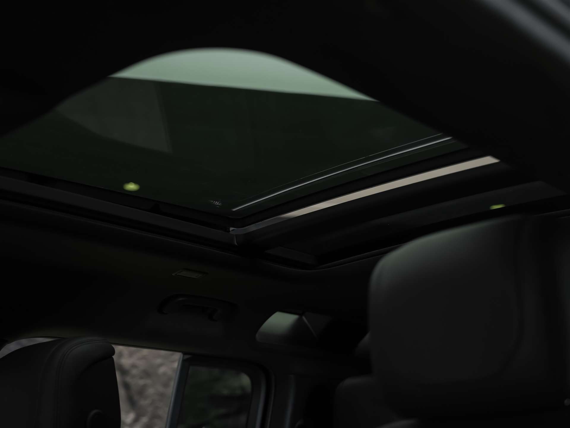 LAND ROVER Defender 110 5.0 V8 SC *URBAN*24" Felgen*Werksgarantie*AHK*-image-10