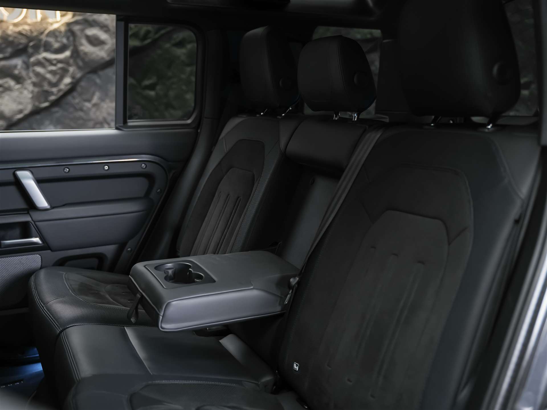 LAND ROVER Defender 110 5.0 V8 SC *URBAN*24" Felgen*Werksgarantie*AHK*-image-13