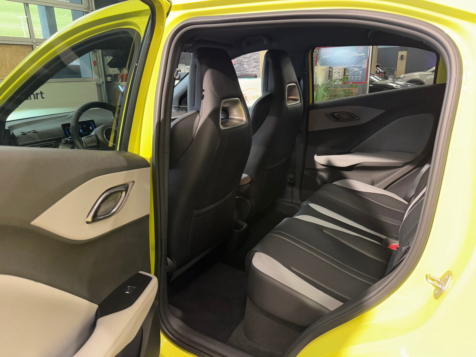 BYD Dolphin Surf 43 kWh Comfort-image-22
