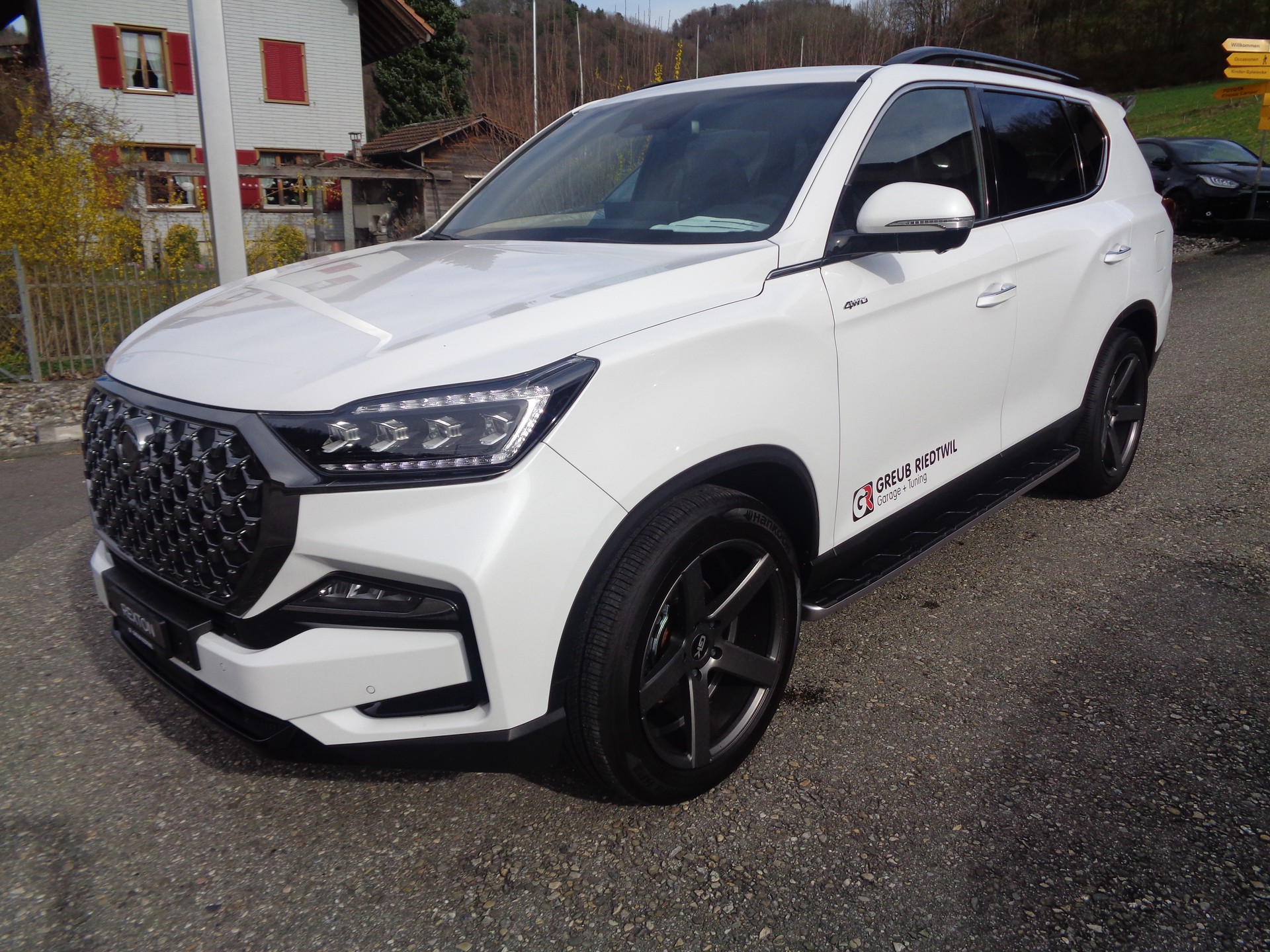 KGM-SsangYong Rexton 2.2 CRDi Blackline 4WD AT-showroom-element-1