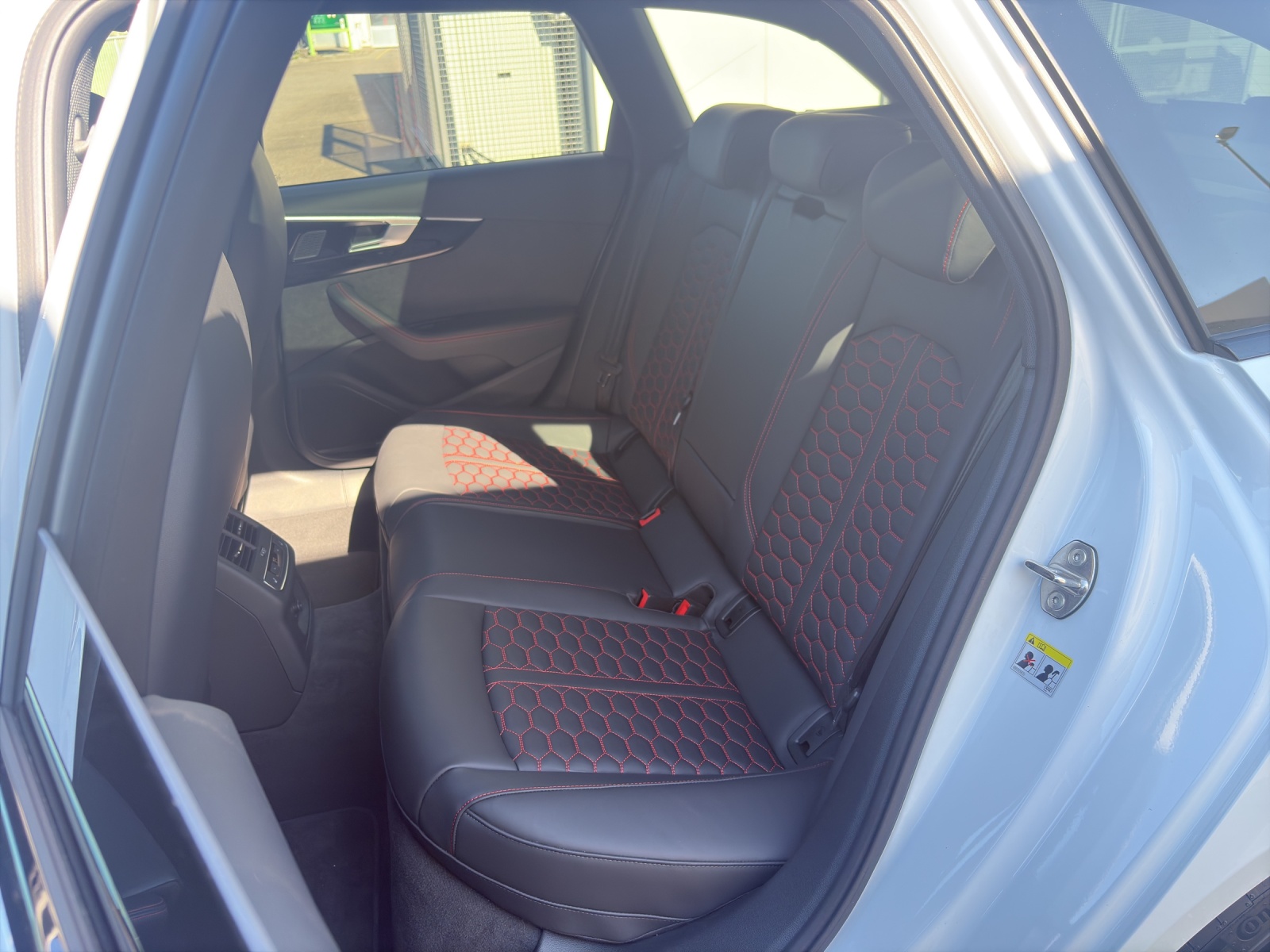 AUDI RS4 Avant 2.9 V6 TFSI quattro T-Tronic-image-9
