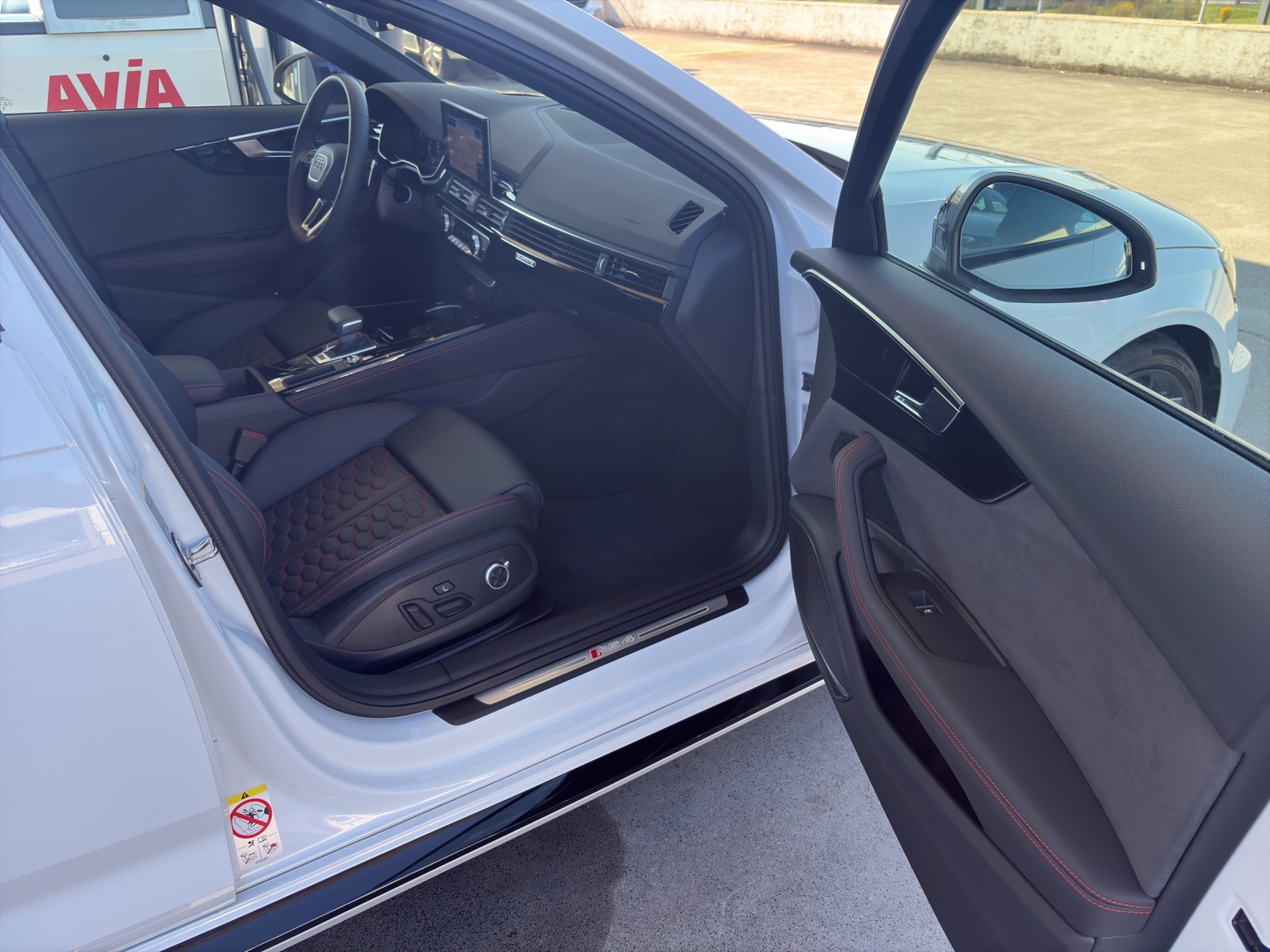 AUDI RS4 Avant 2.9 V6 TFSI quattro T-Tronic-image-5