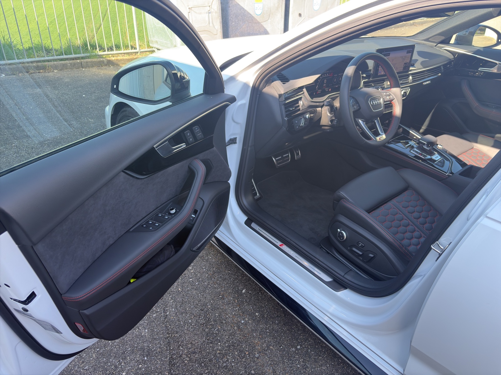 AUDI RS4 Avant 2.9 V6 TFSI quattro T-Tronic-image-4