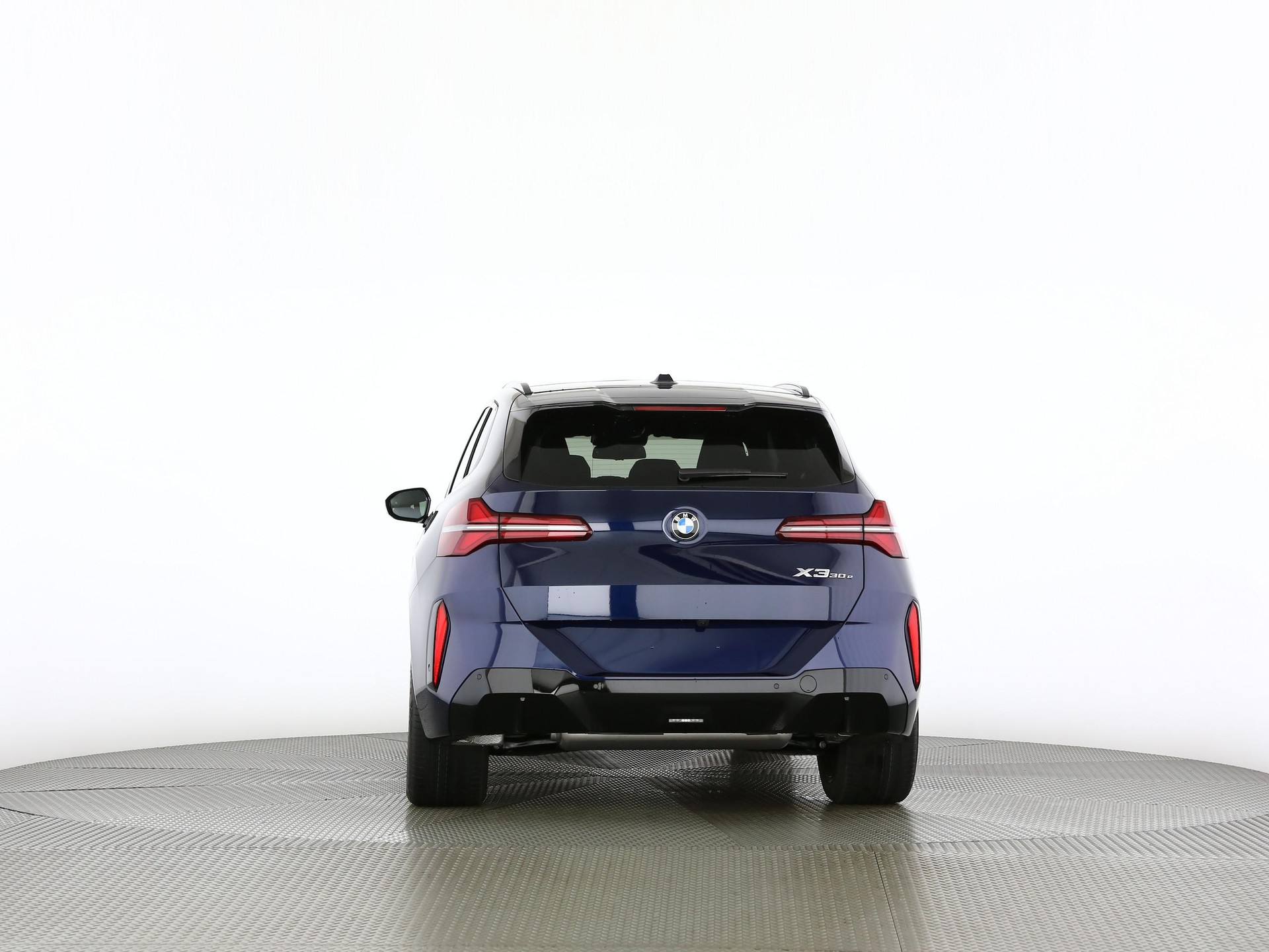 BMW X3 30e xDrive-image-16