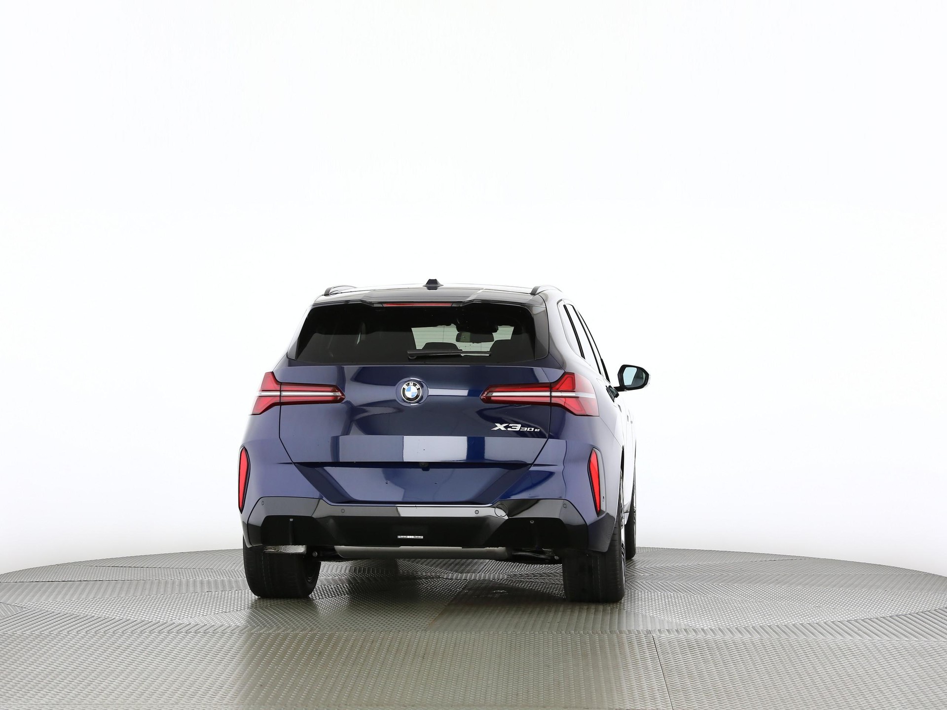 BMW X3 30e xDrive-image-17