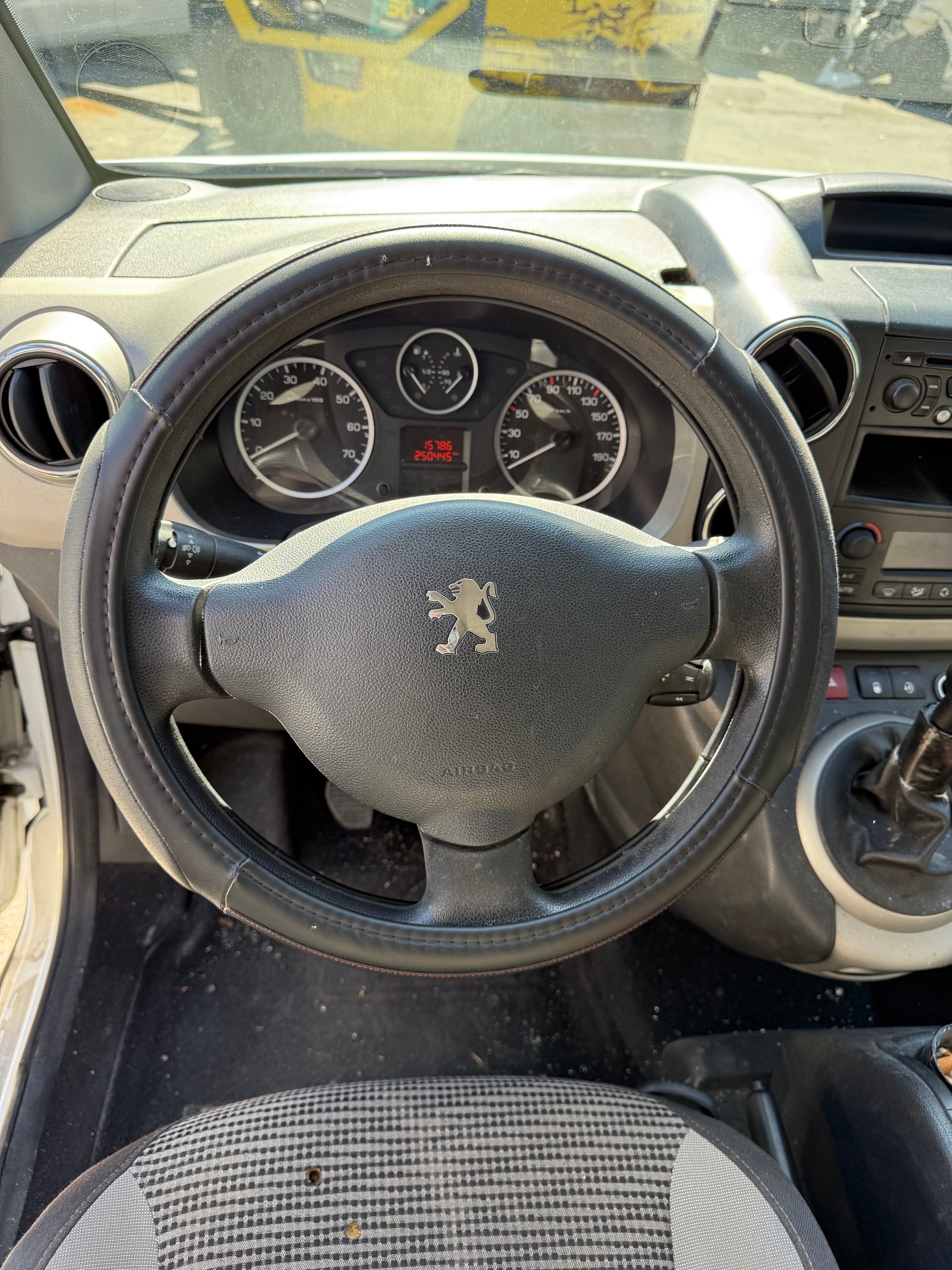 PEUGEOT Partner 1.6 HDI Trendy Clim (Pack)-image-10