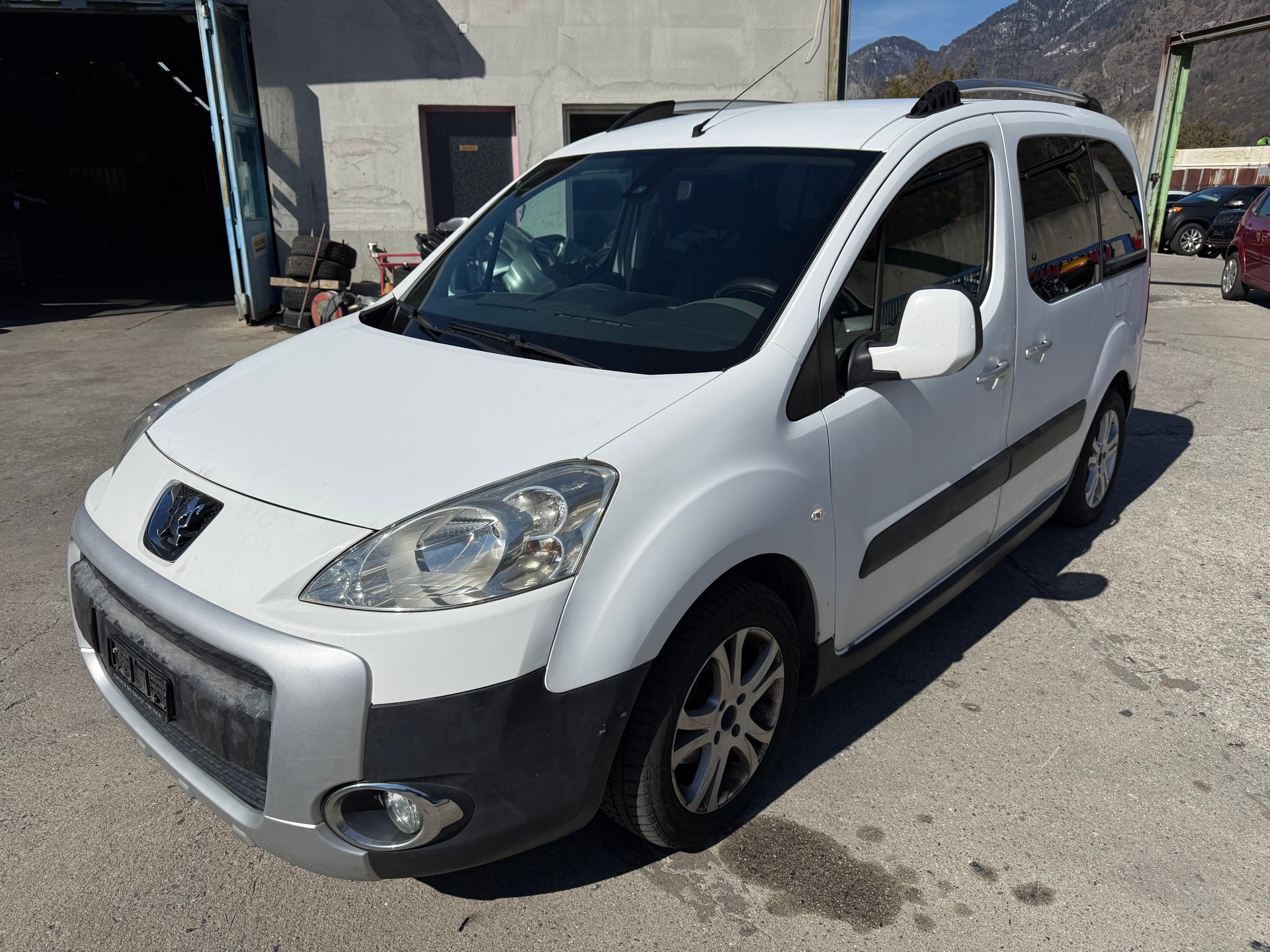 PEUGEOT Partner 1.6 HDI Trendy Clim (Pack)-image-1