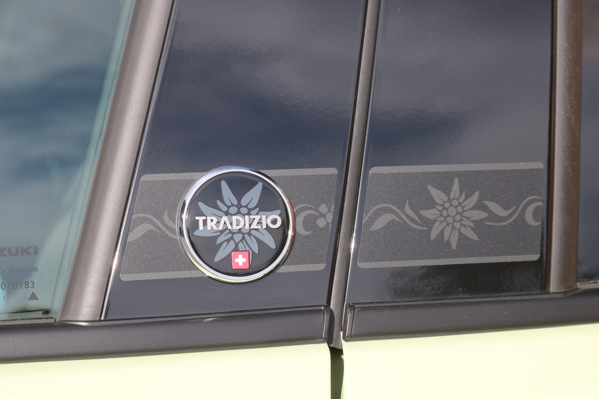 SUZUKI Swift 1.2 Tradizio Top Hybrid 4x4-image-13