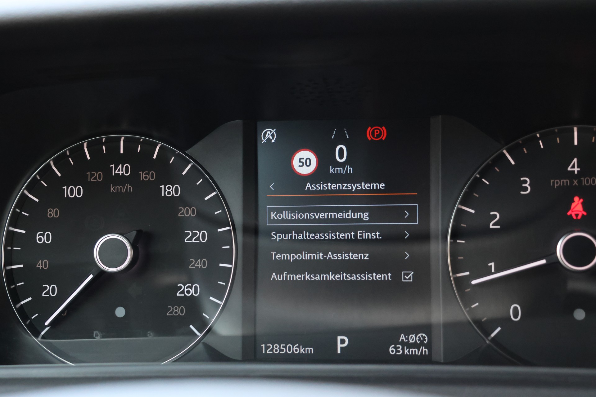 LAND ROVER Range Rover Velar P 250 Automatic (CH)-image-24