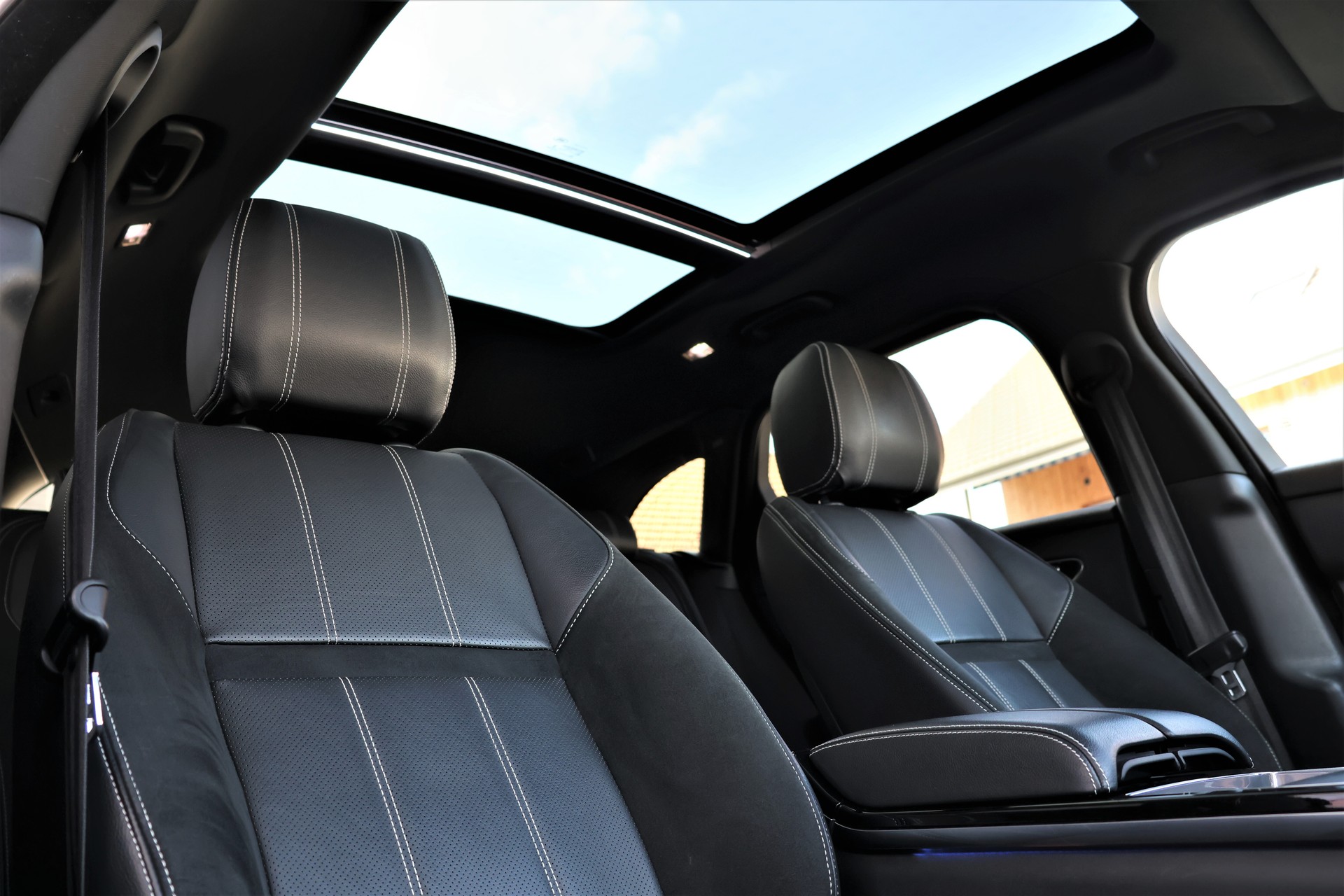 LAND ROVER Range Rover Velar P 250 Automatic (CH)-image-18