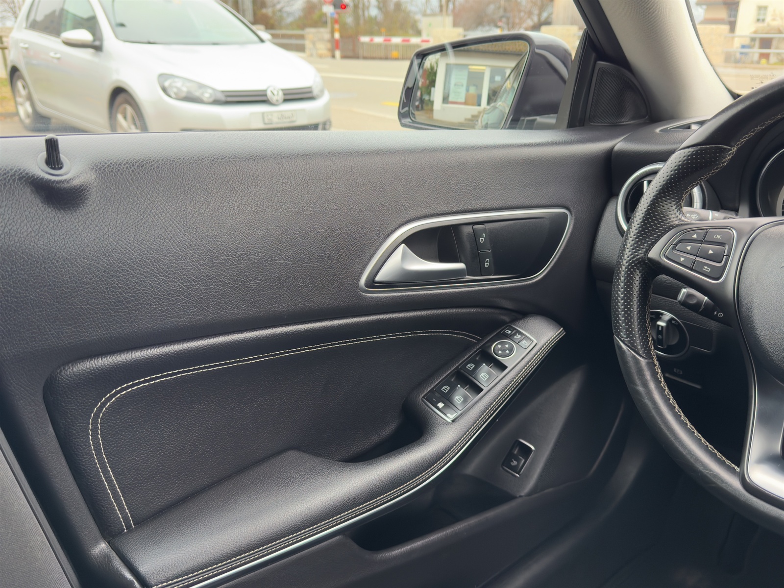 MERCEDES-BENZ CLA 250 7G-DCT-image-11