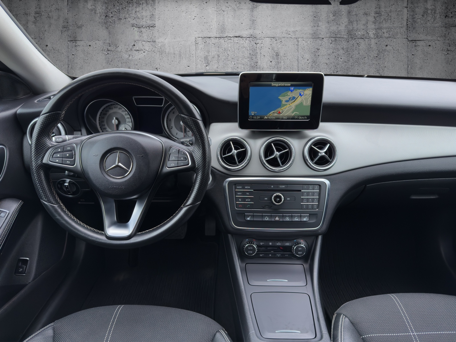 MERCEDES-BENZ CLA 250 7G-DCT-image-13