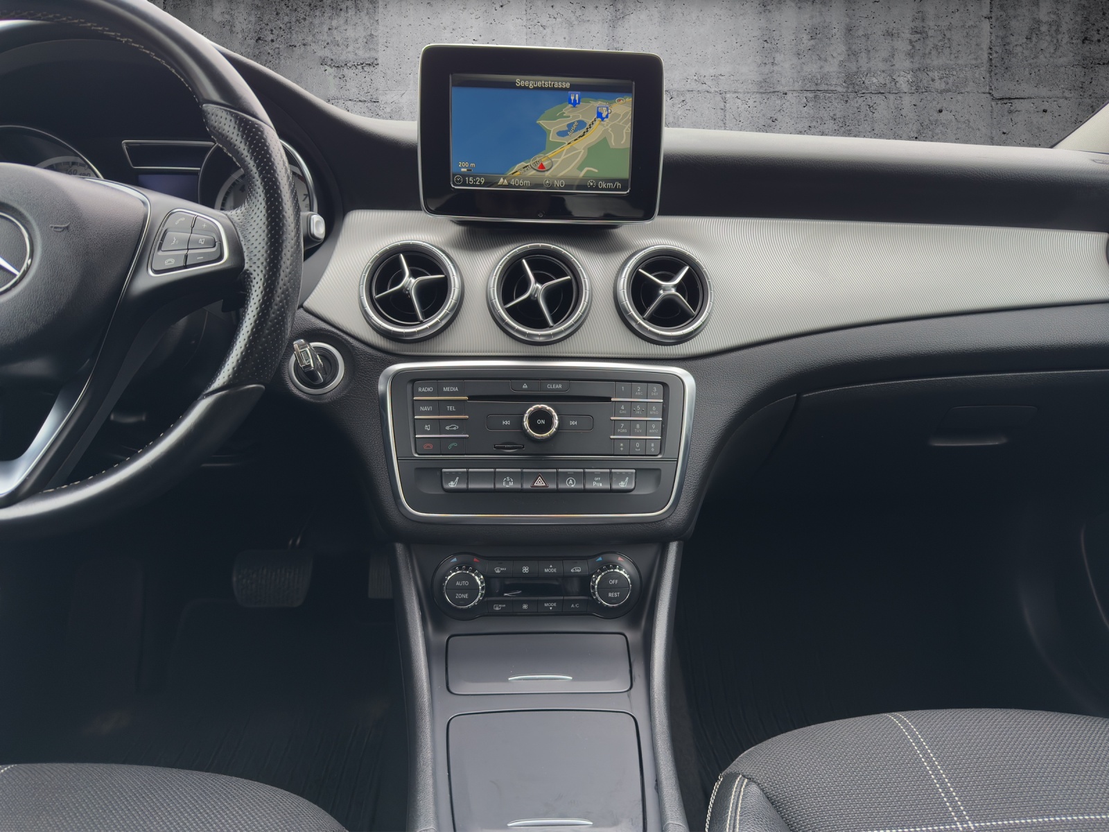 MERCEDES-BENZ CLA 250 7G-DCT-image-14