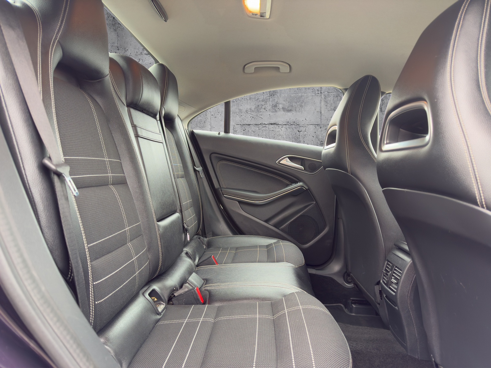 MERCEDES-BENZ CLA 250 7G-DCT-image-12