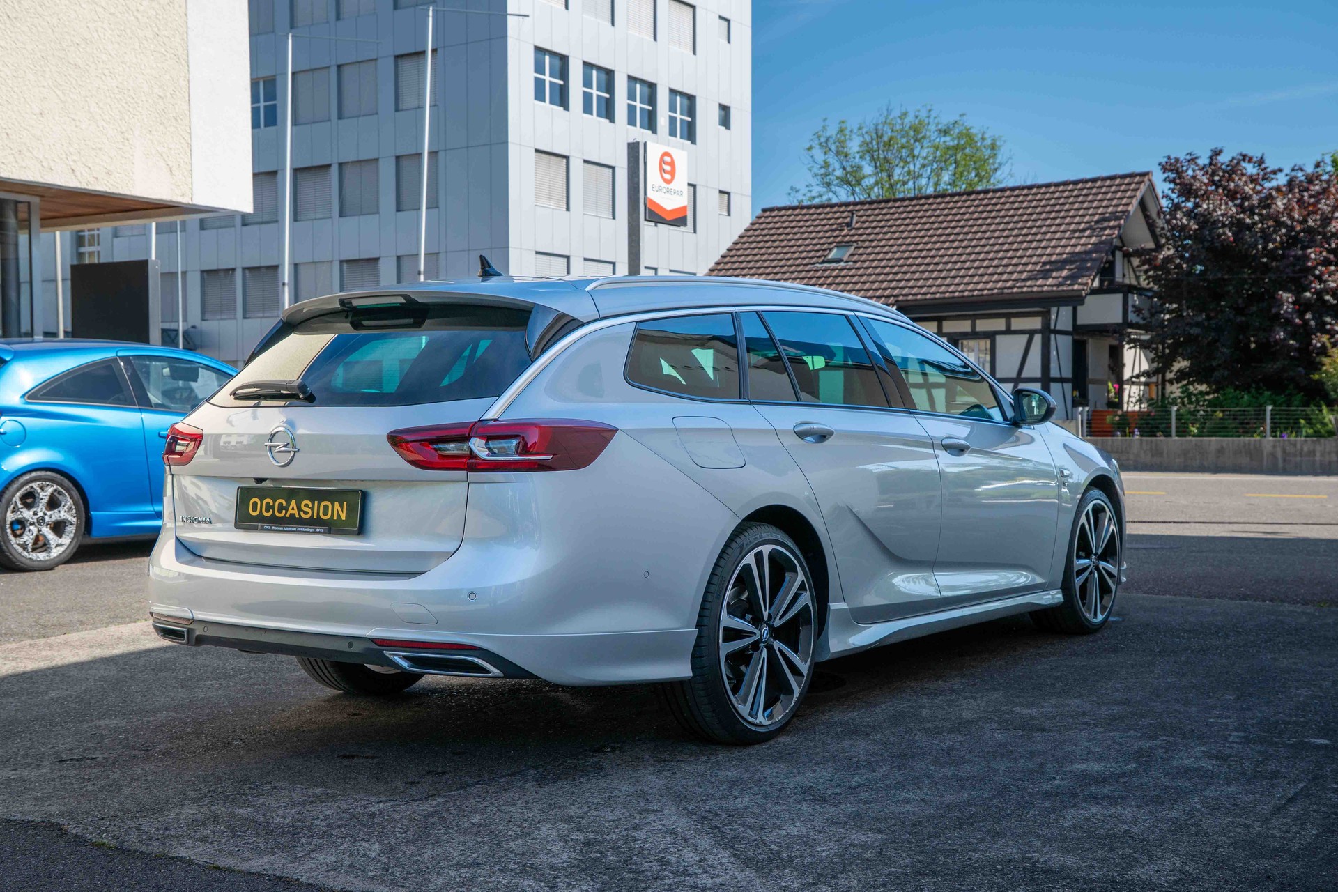 OPEL Insignia 2.0 CDTI OPC-Line Sports Tourer Excellence Automatic-image-3