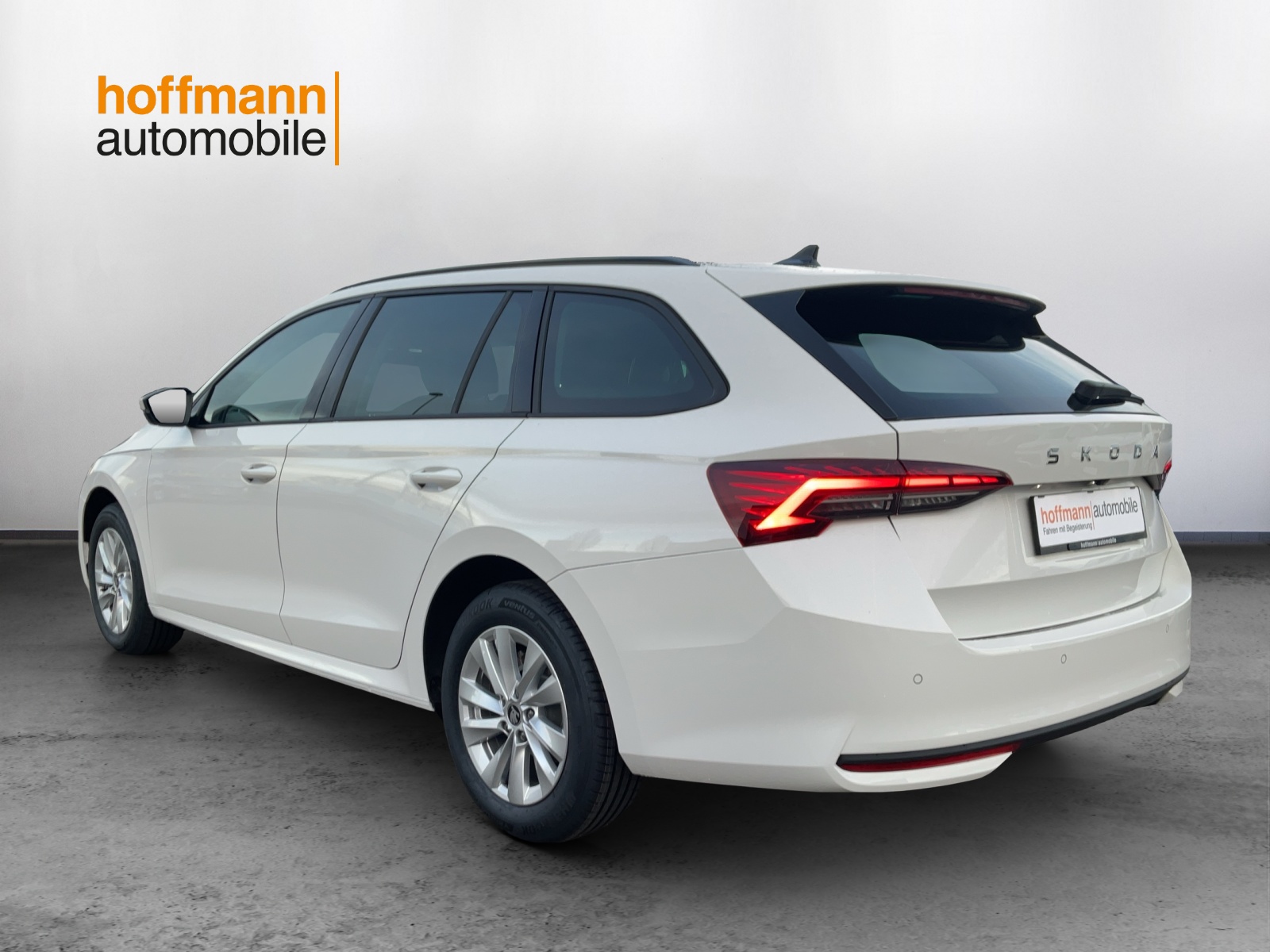 SKODA Octavia Combi 1.5 TSI mHEV DSG Selection-image-5